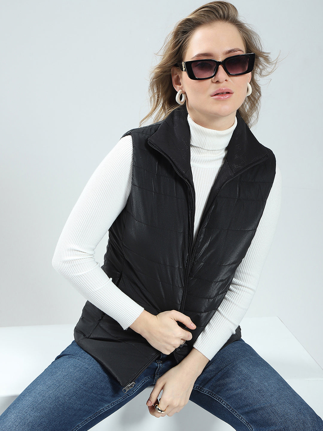 Women Black Solid Collar Sleeveless Reversible Jacket