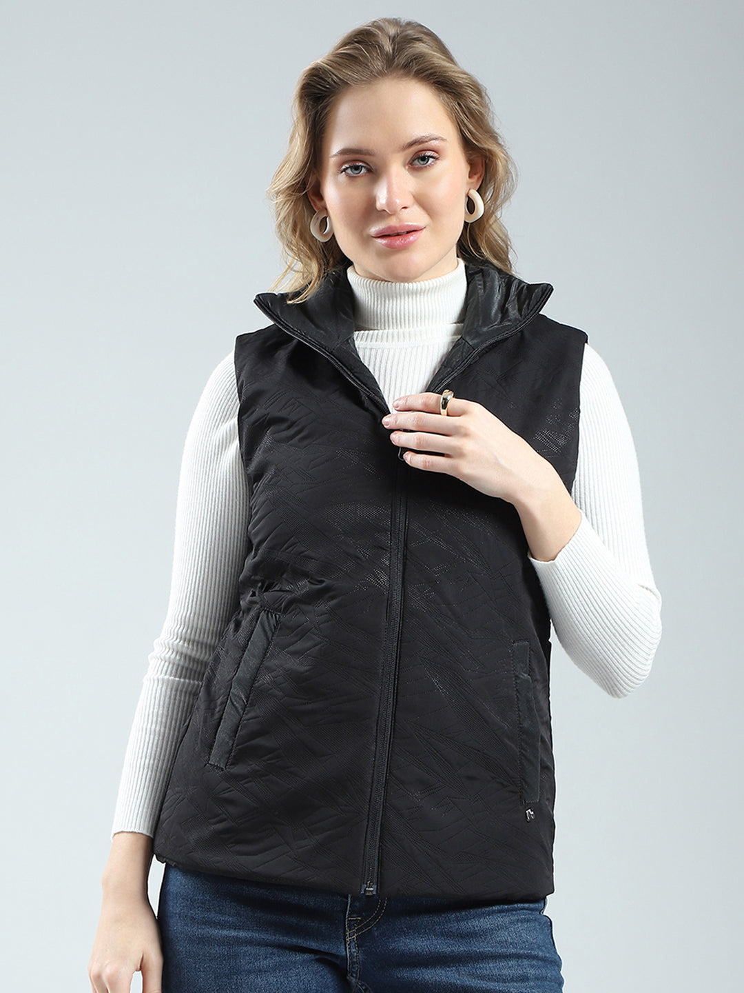 Women Black Solid Collar Sleeveless Reversible Jacket
