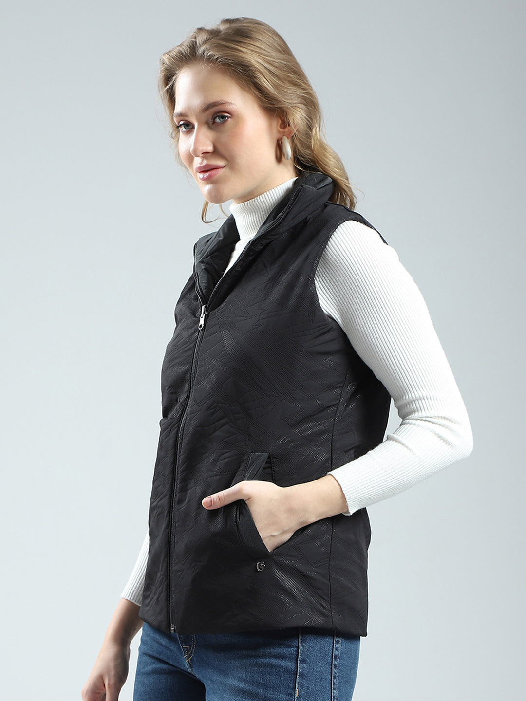 Women Black Solid Collar Sleeveless Reversible Jacket