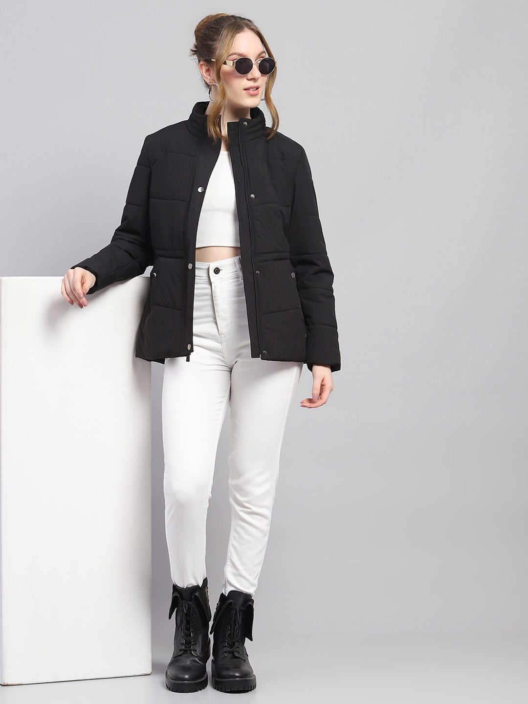 Women Black Solid Collar Full Sleeve Puffer Jacket