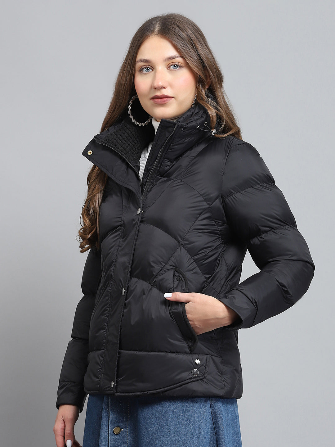 Women Black Self Design Collar Full Sleeve Jacket