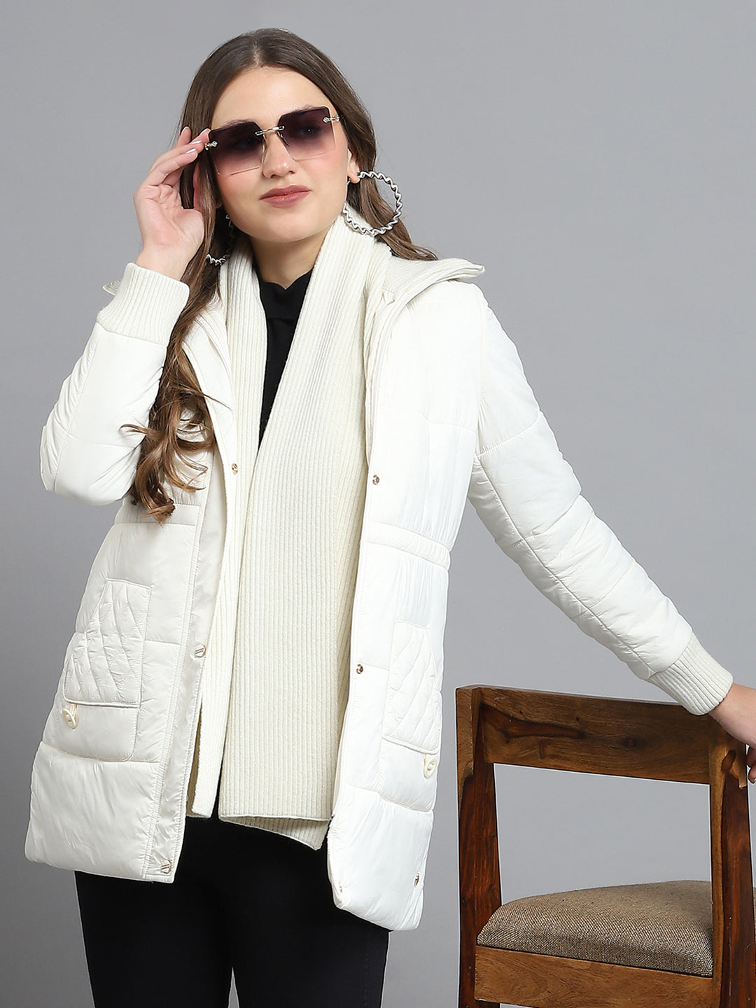 Women Off White Solid Collar Full Sleeve Jacket
