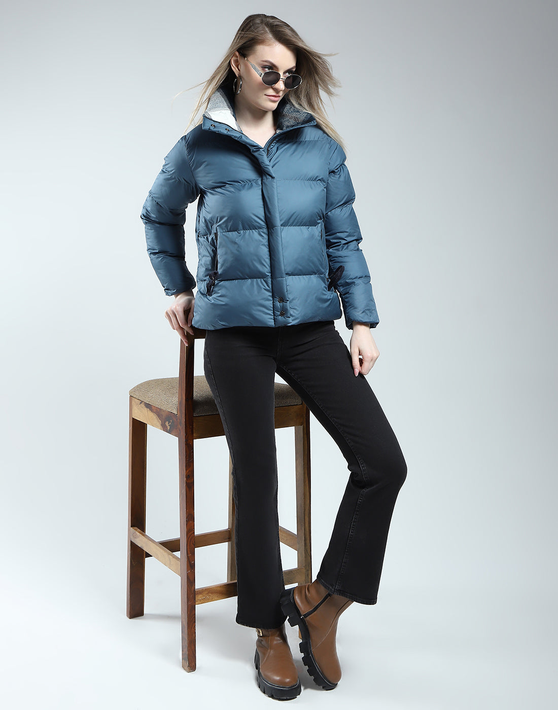 Women Brown Solid Collar Full Sleeve Jacket