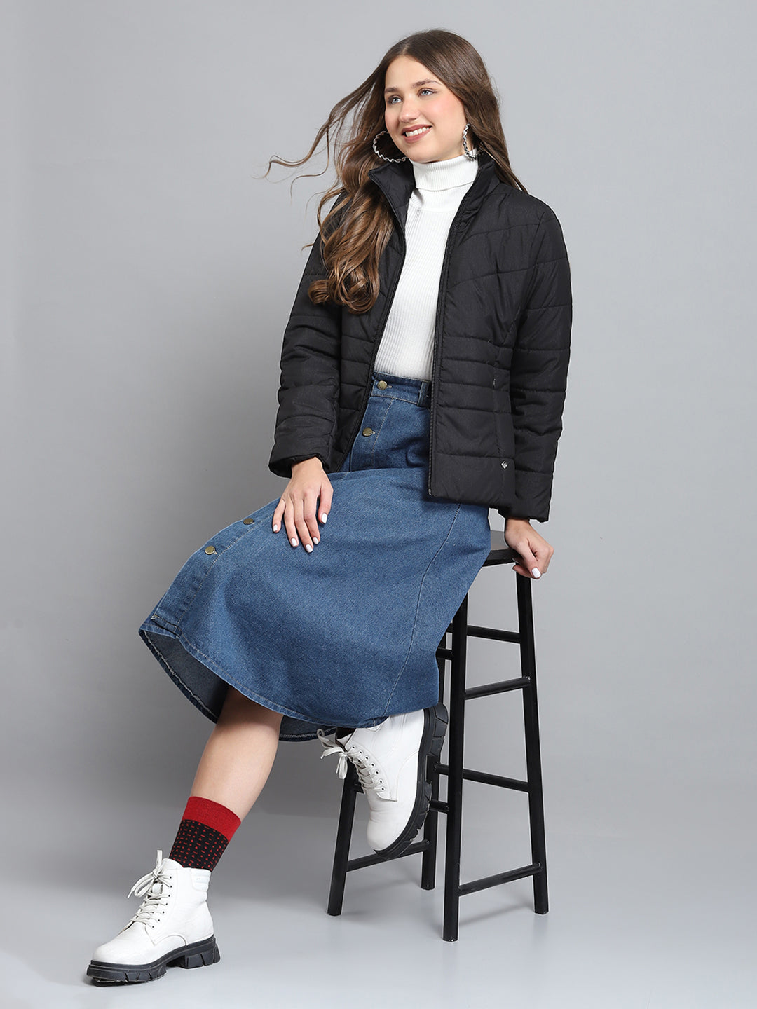 Women Black Solid Collar Full Sleeve Reversible Jacket