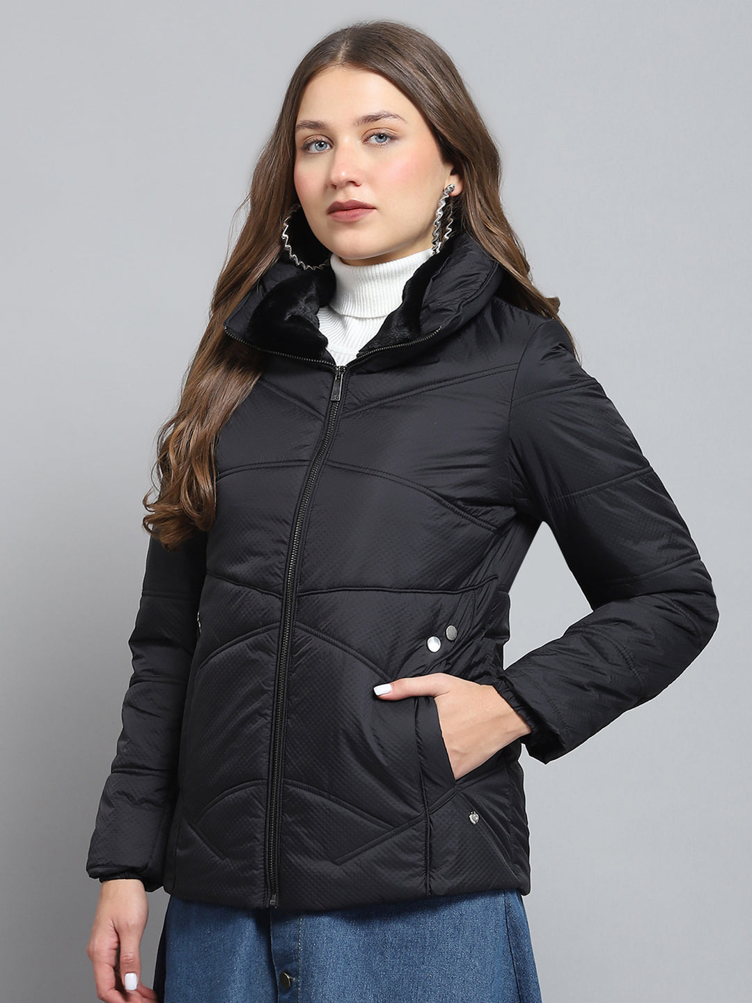 Women Black Self Design Collar Full Sleeve Jacket