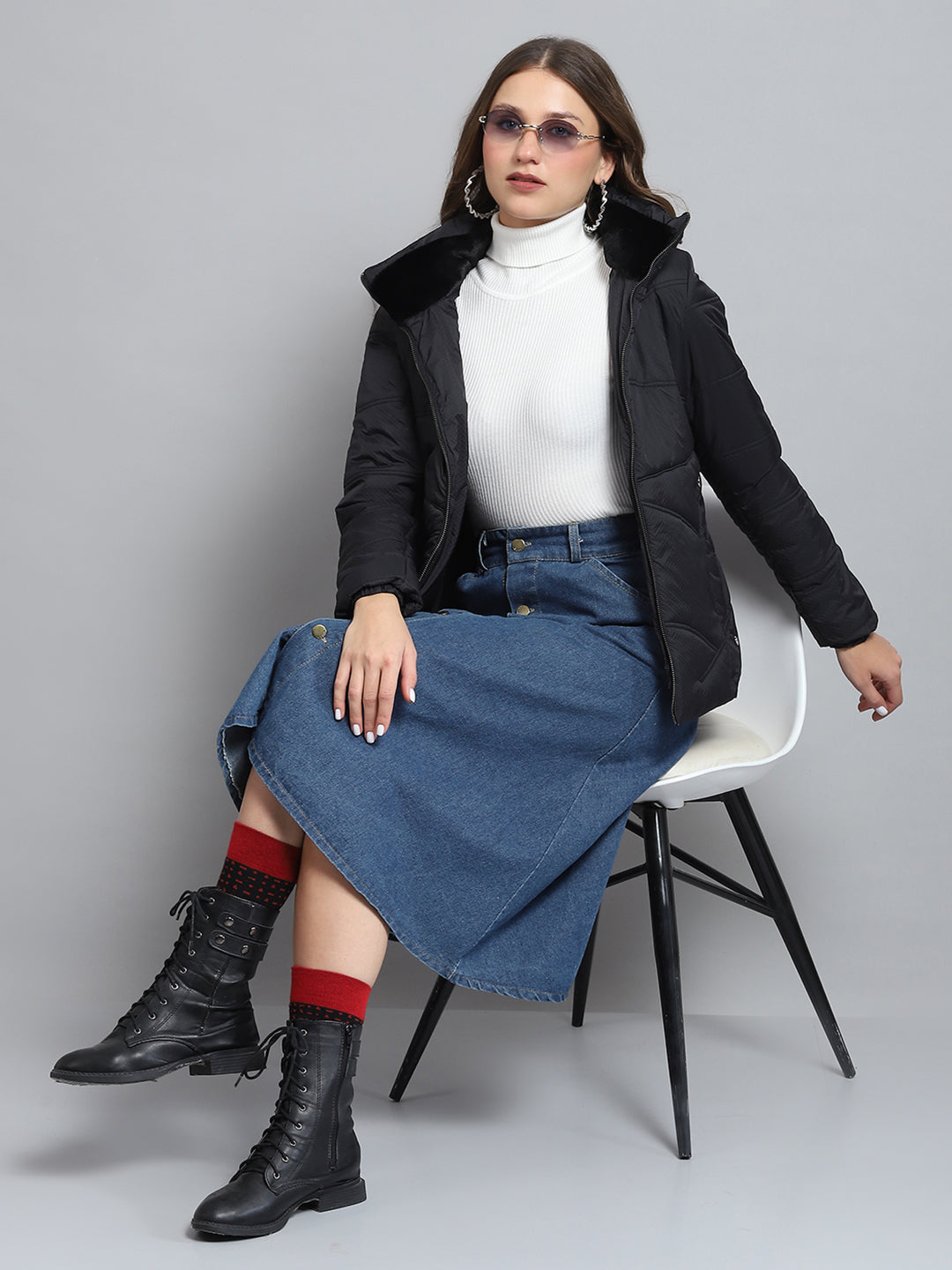 Women Black Self Design Collar Full Sleeve Jacket