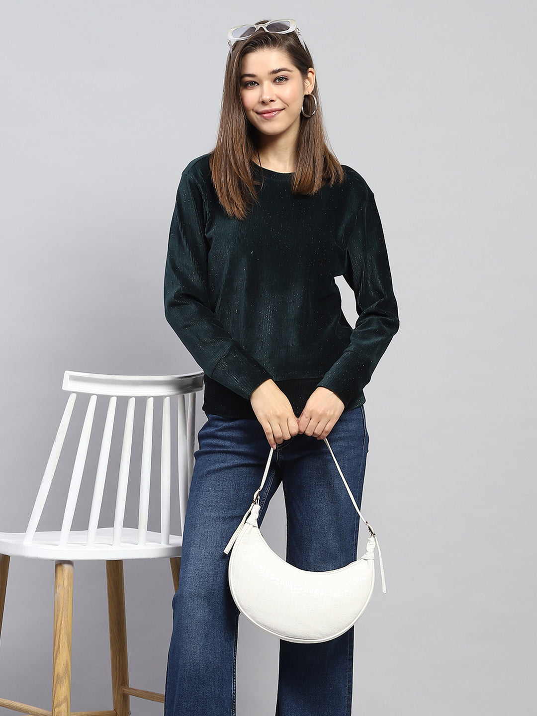 Women Green Solid Round Neck Full Sleeve Sweatshirt