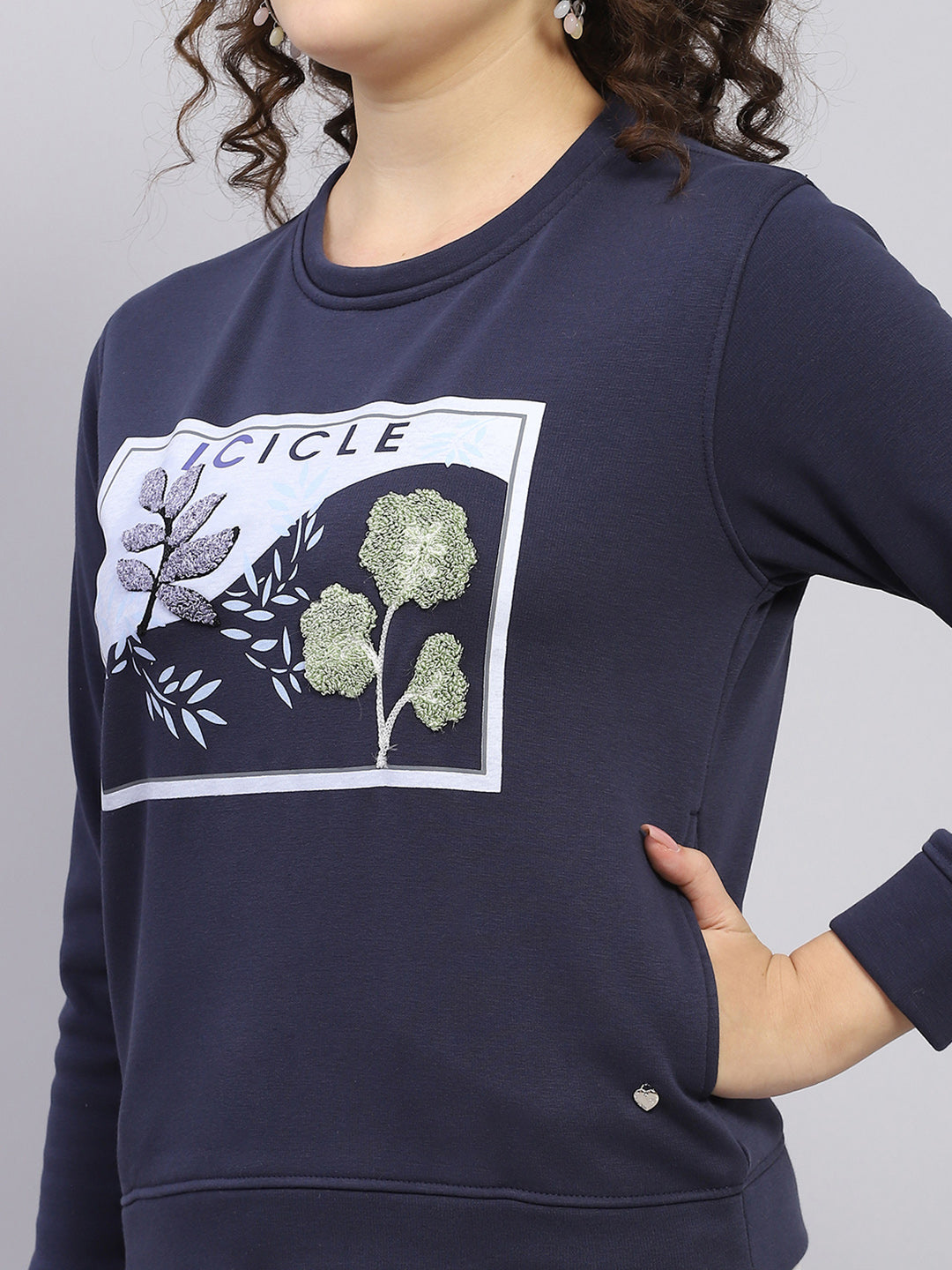 Women Navy Blue Printed Round Neck Full Sleeve Sweatshirt