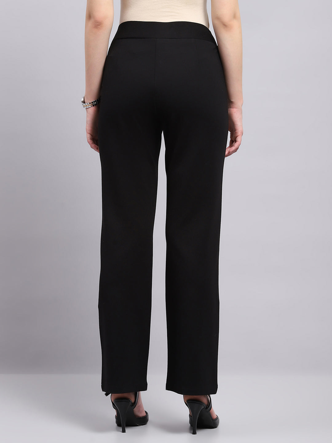 Women Black Solid Regular Fit Jegging