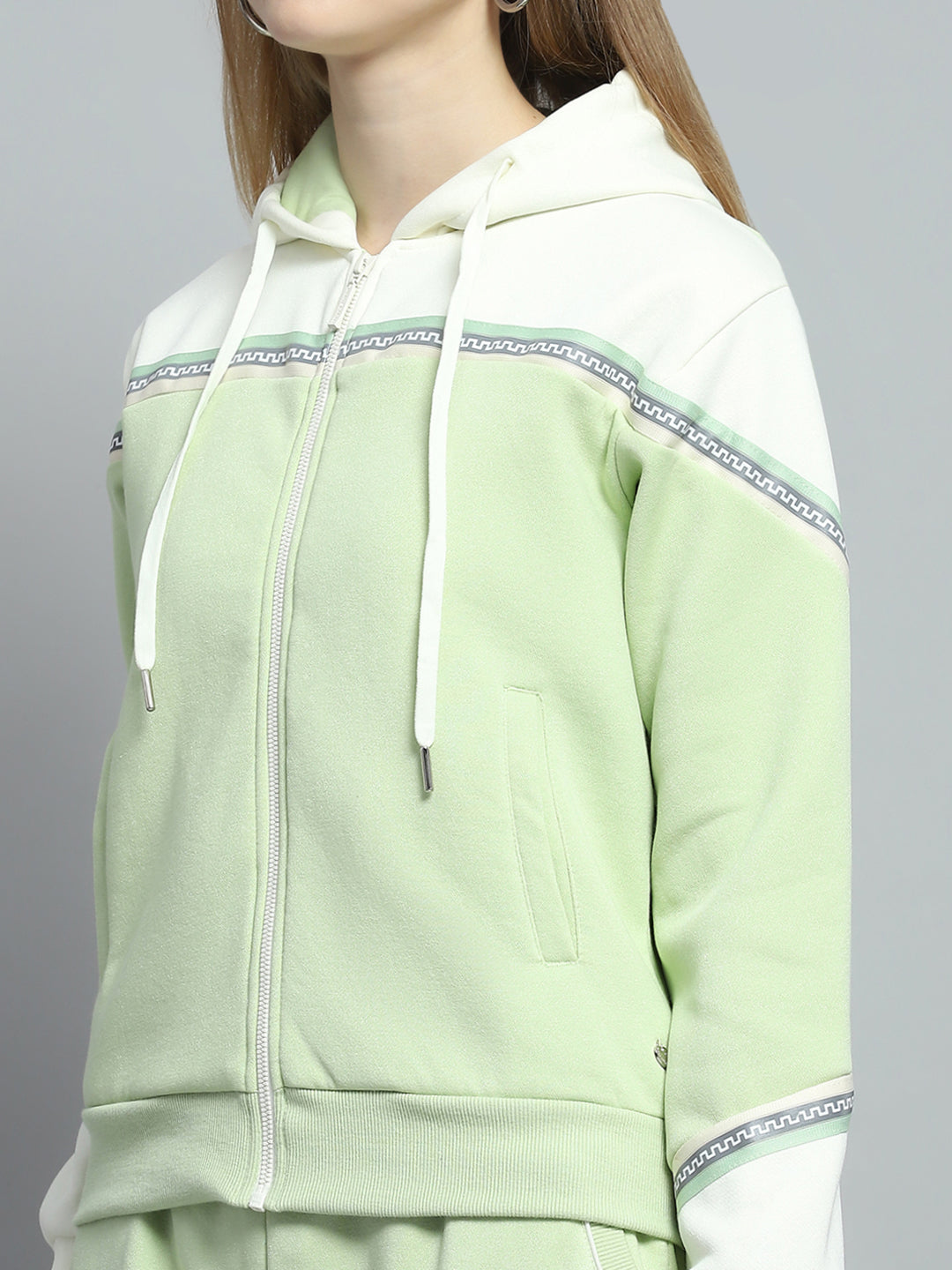 Women Green Solid Hooded Full Sleeve Tracksuit