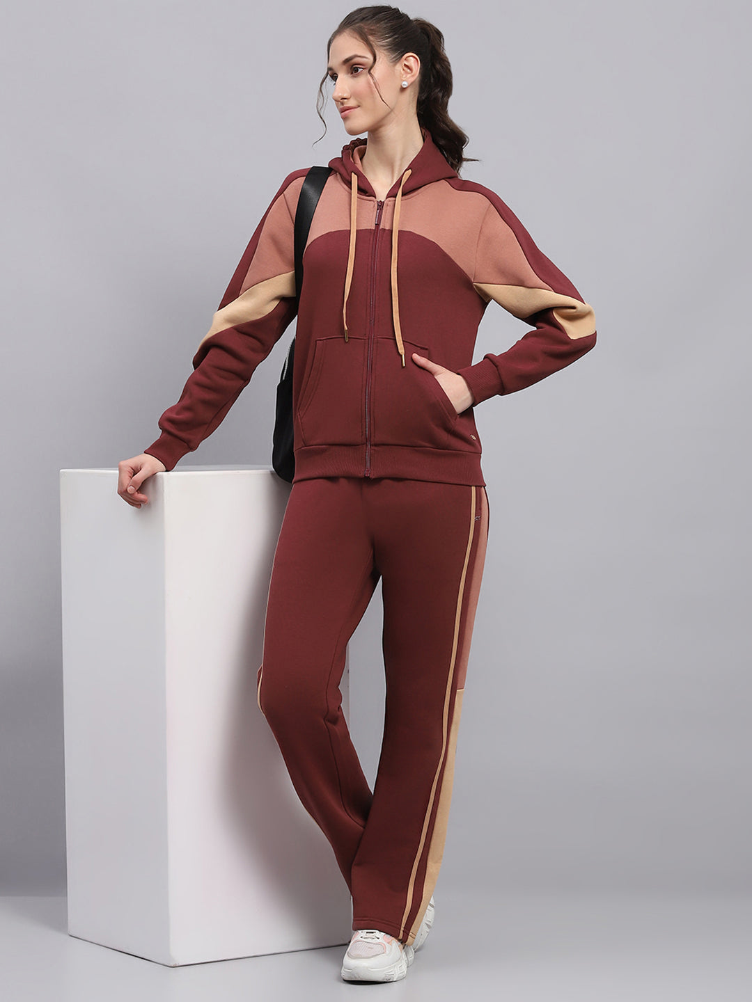 Women Maroon Solid Hooded Full Sleeve Winter Tracksuit
