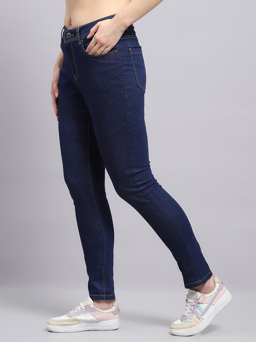 Women Blue Solid Slim Fit Denim