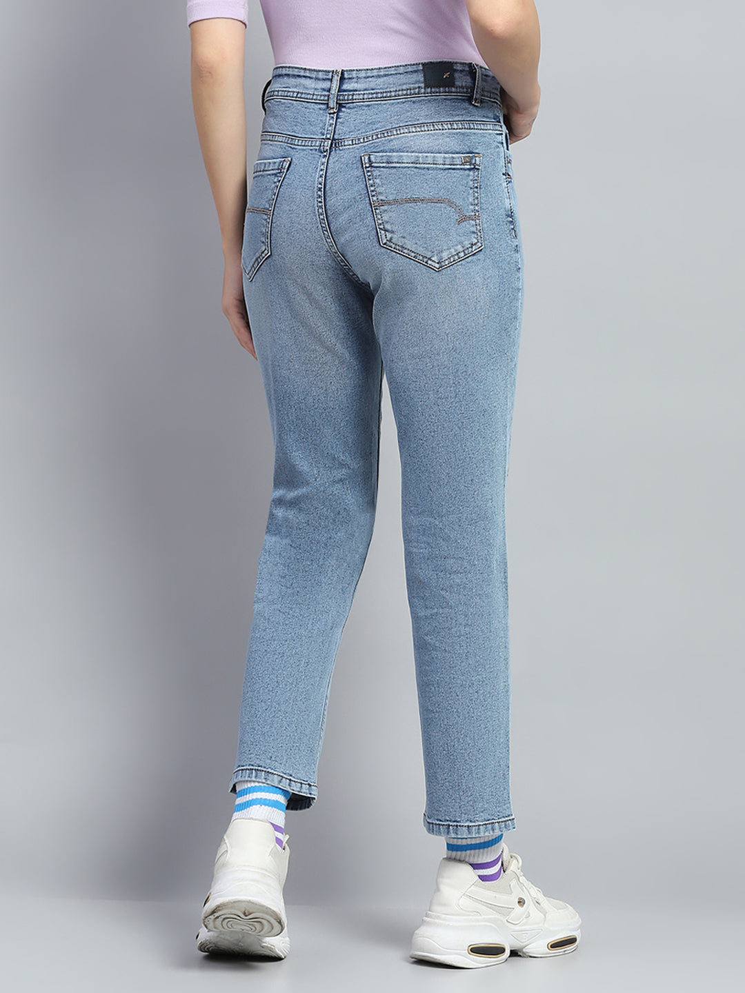 Women Blue Solid Mild Distressed Straight Fit Denim