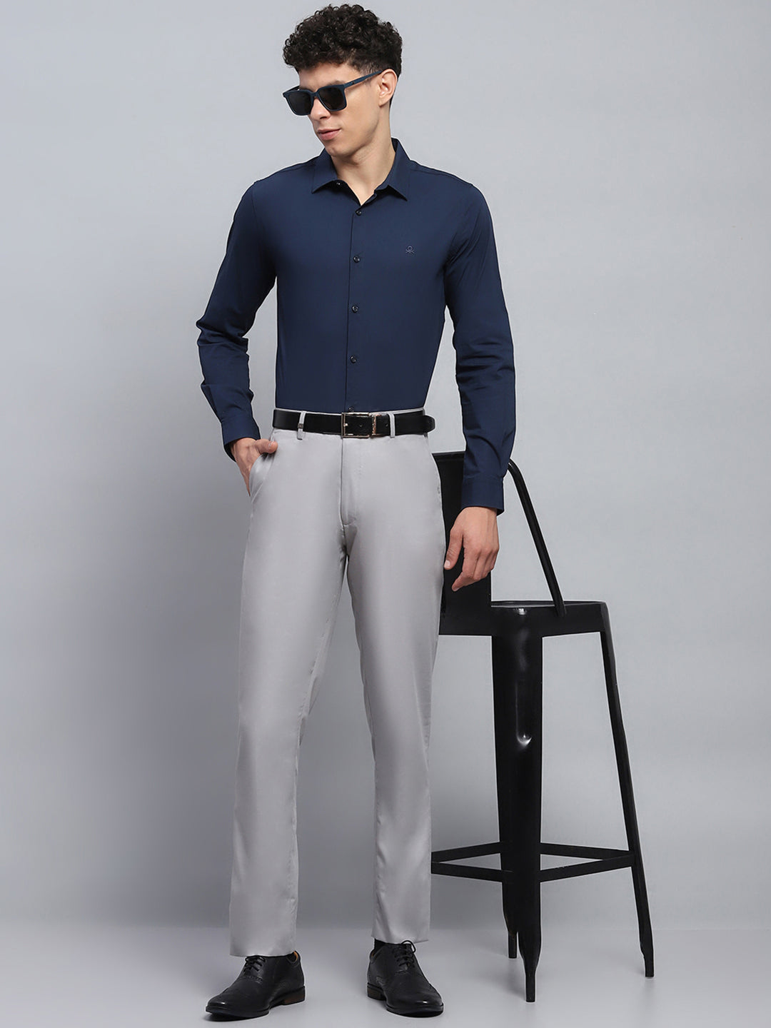 Men Grey Solid Smart Fit Trouser