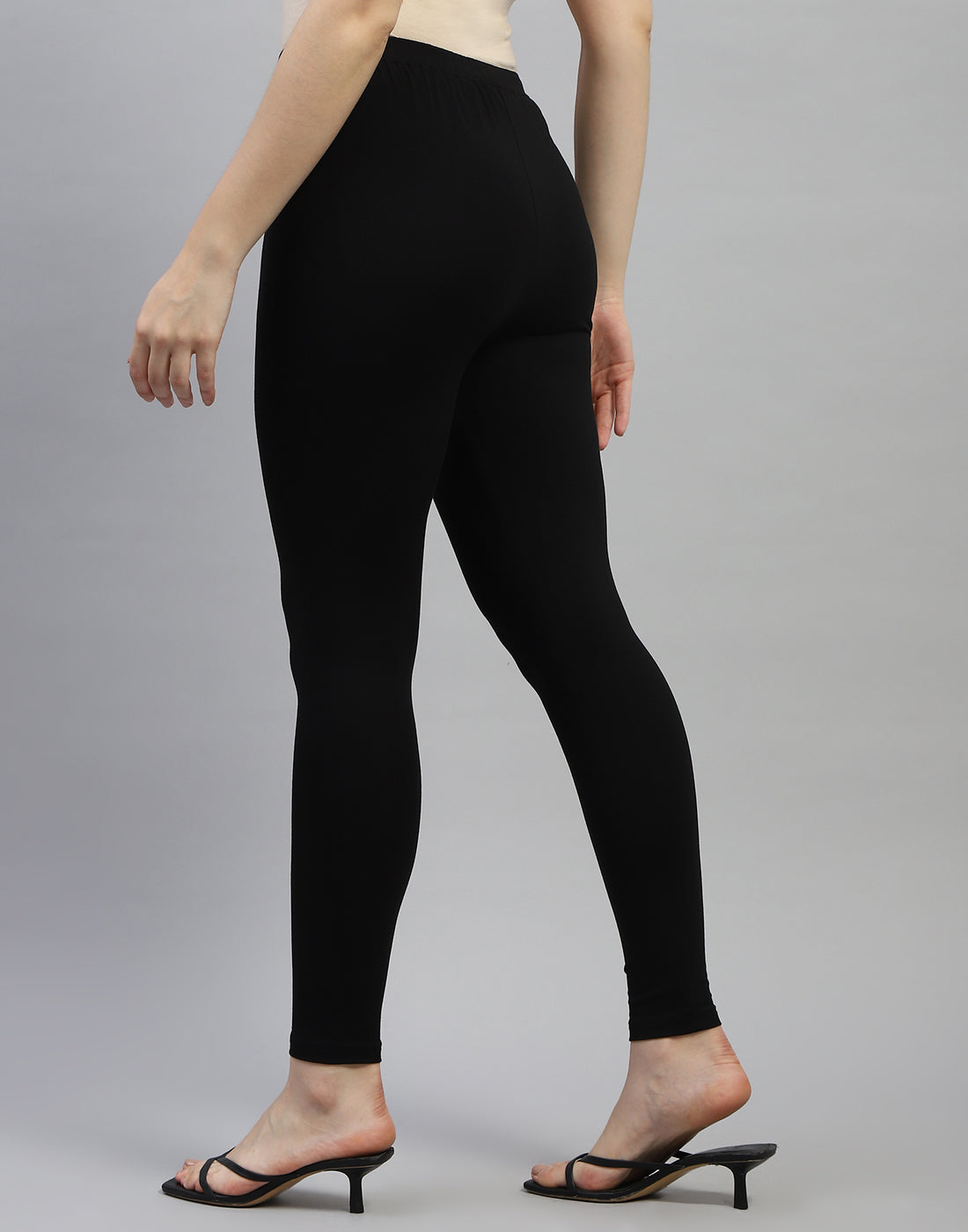 Women Black Solid Regular Fit Legging