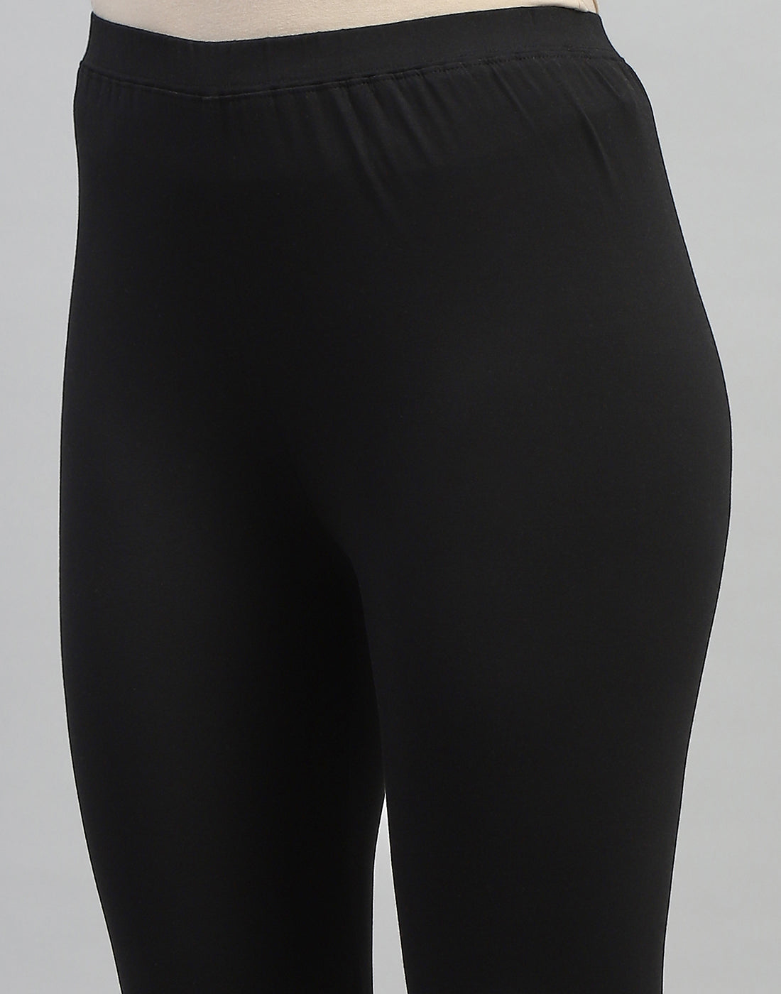 Women Black Solid Regular Fit Legging