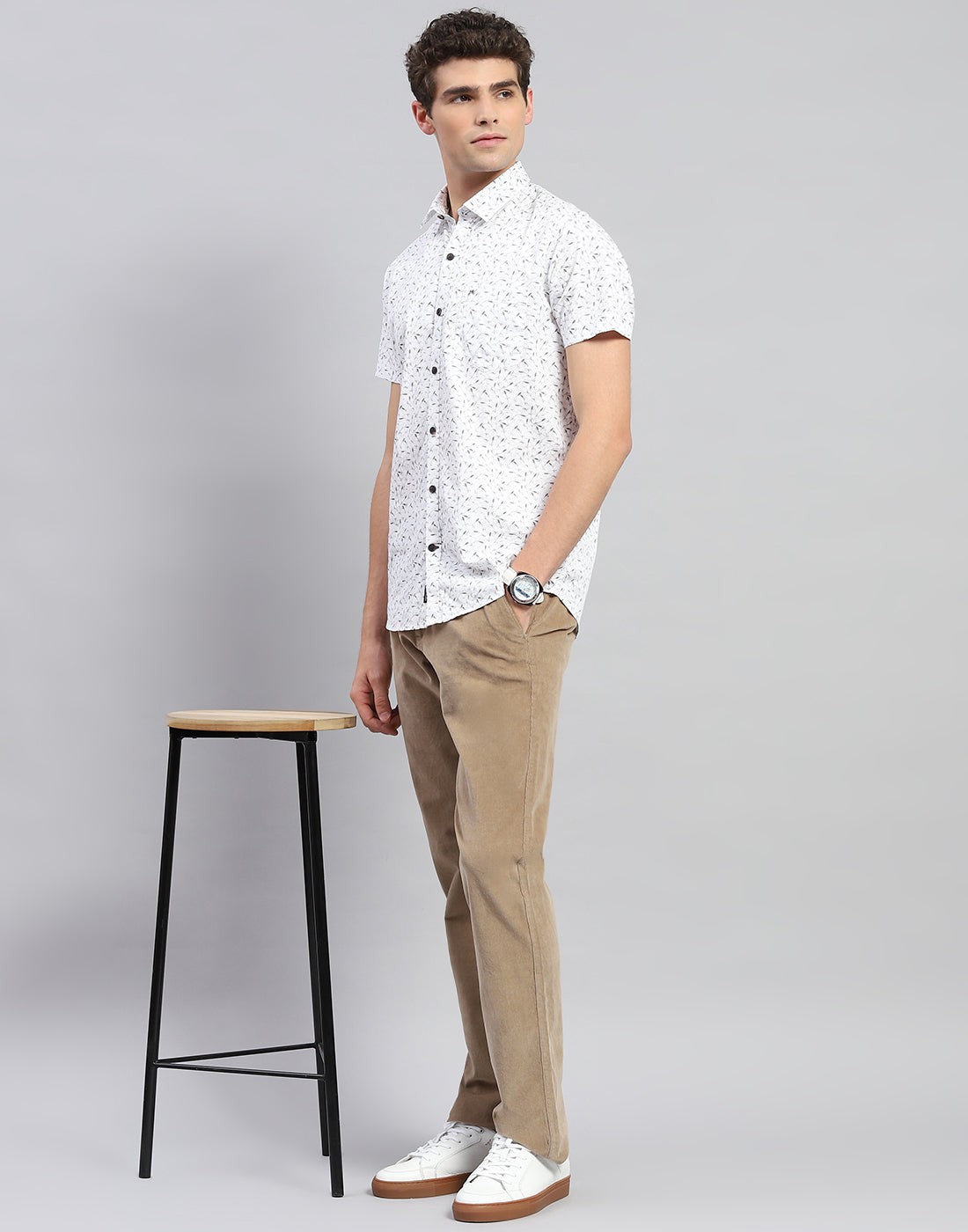 Men Khaki Solid Regular Fit Trouser