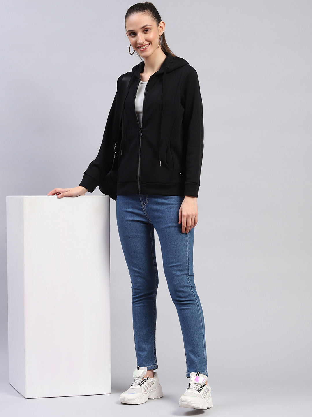 Women Black Solid Hooded Full Sleeve Sweatshirt