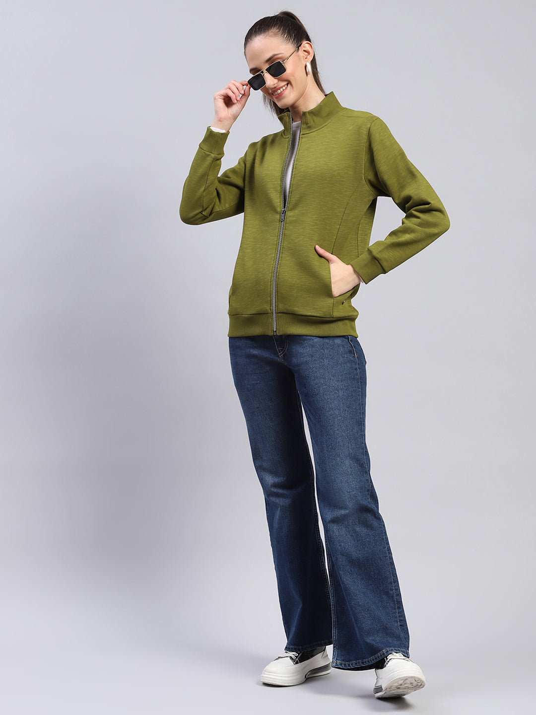Women Green Solid Mock Neck Full Sleeve Sweatshirt