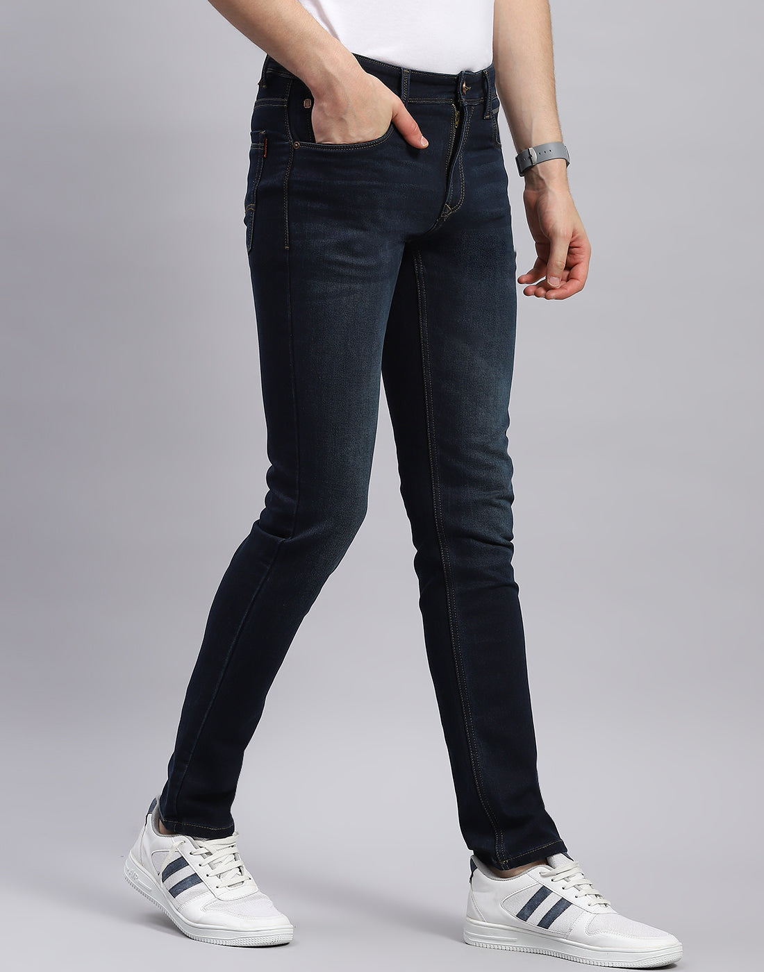 Men Blue Solid Narrow Fit Denim