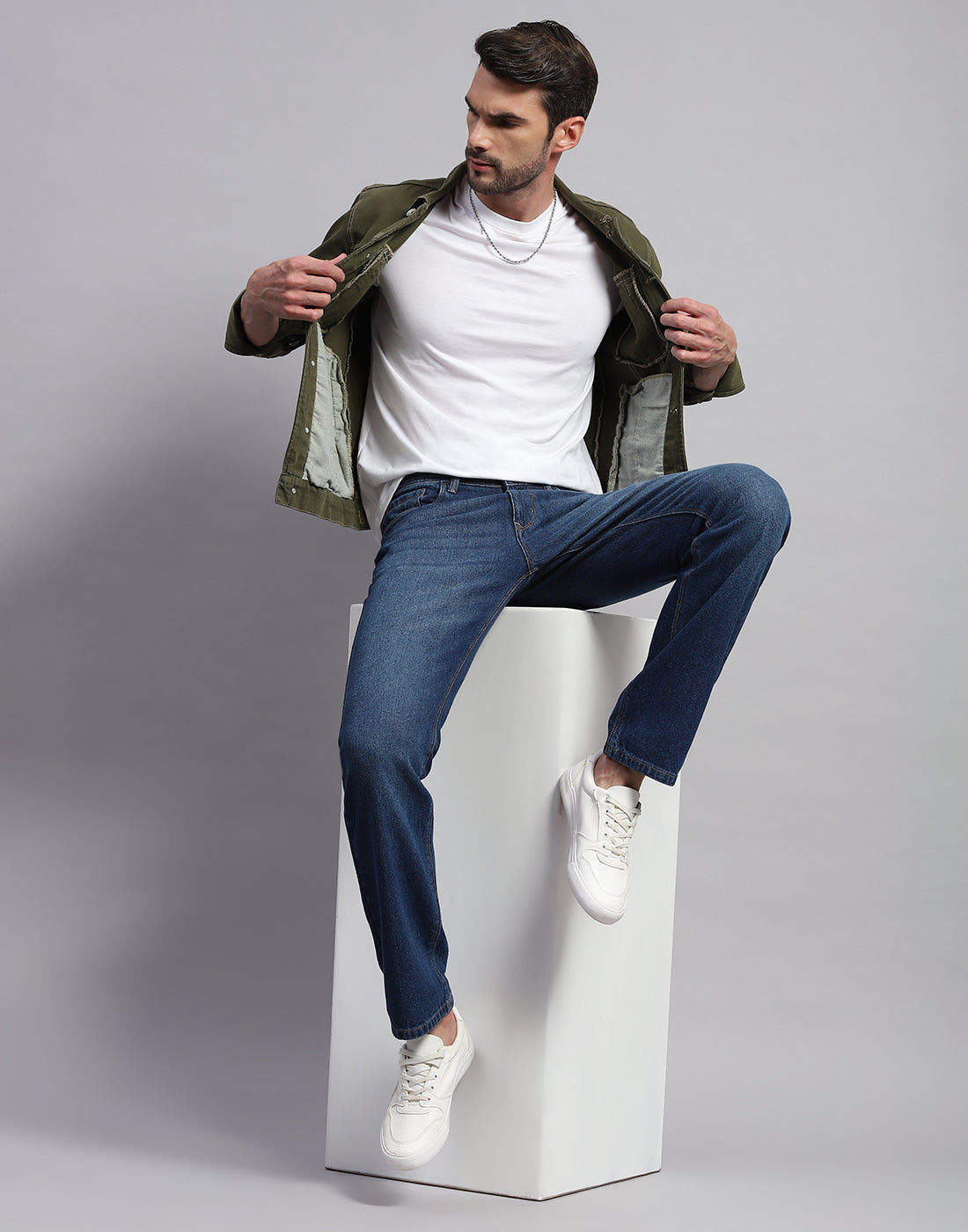 Men Blue Light Wash Regular Fit Denim