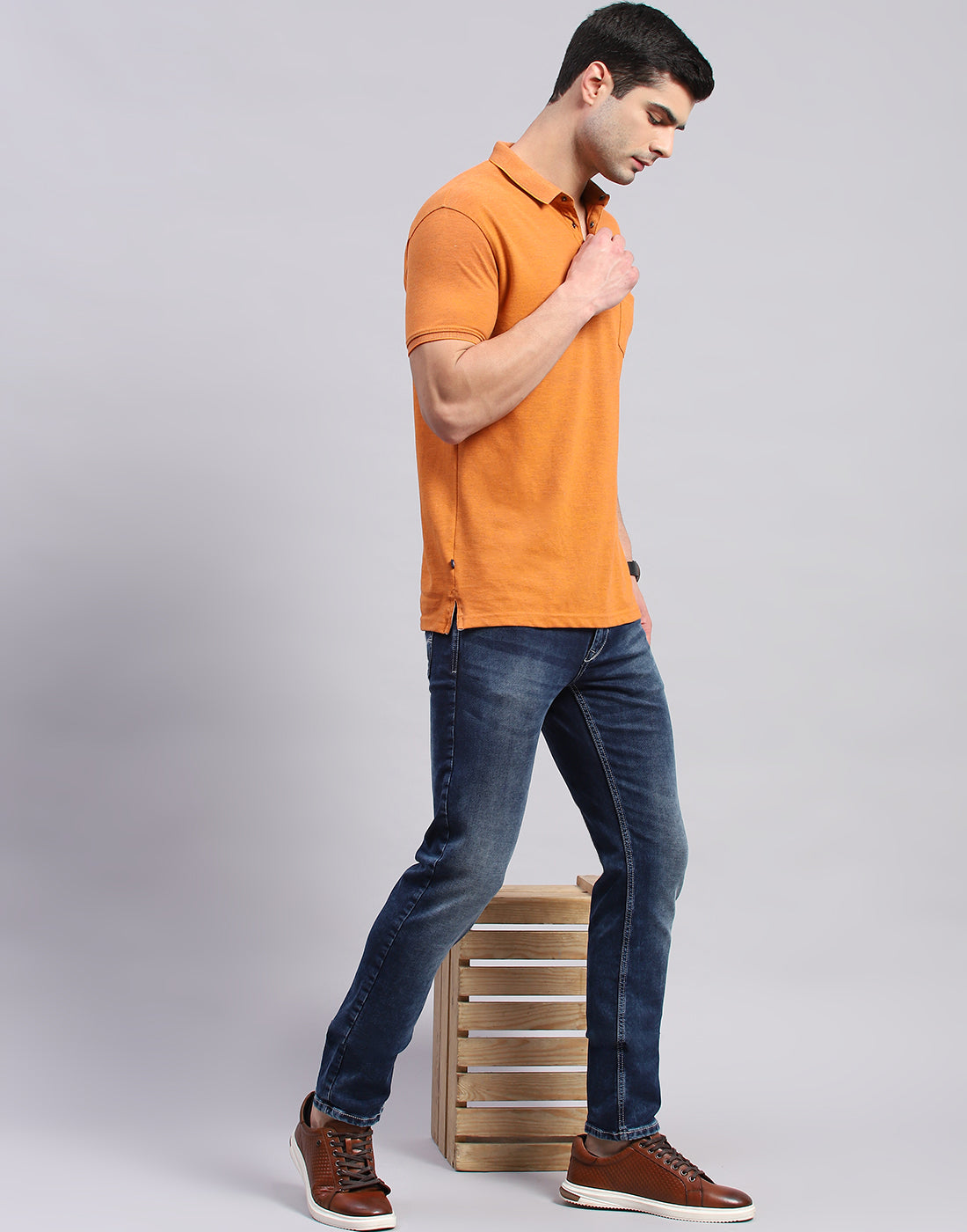 Men Blue Light Wash Narrow Fit Denim