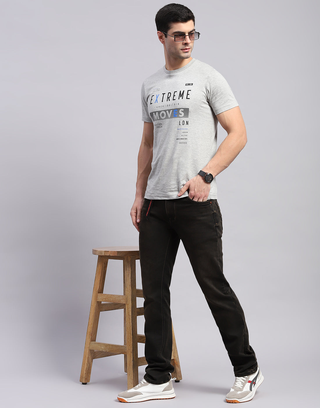 Men Brown Light Wash Narrow Fit Denim