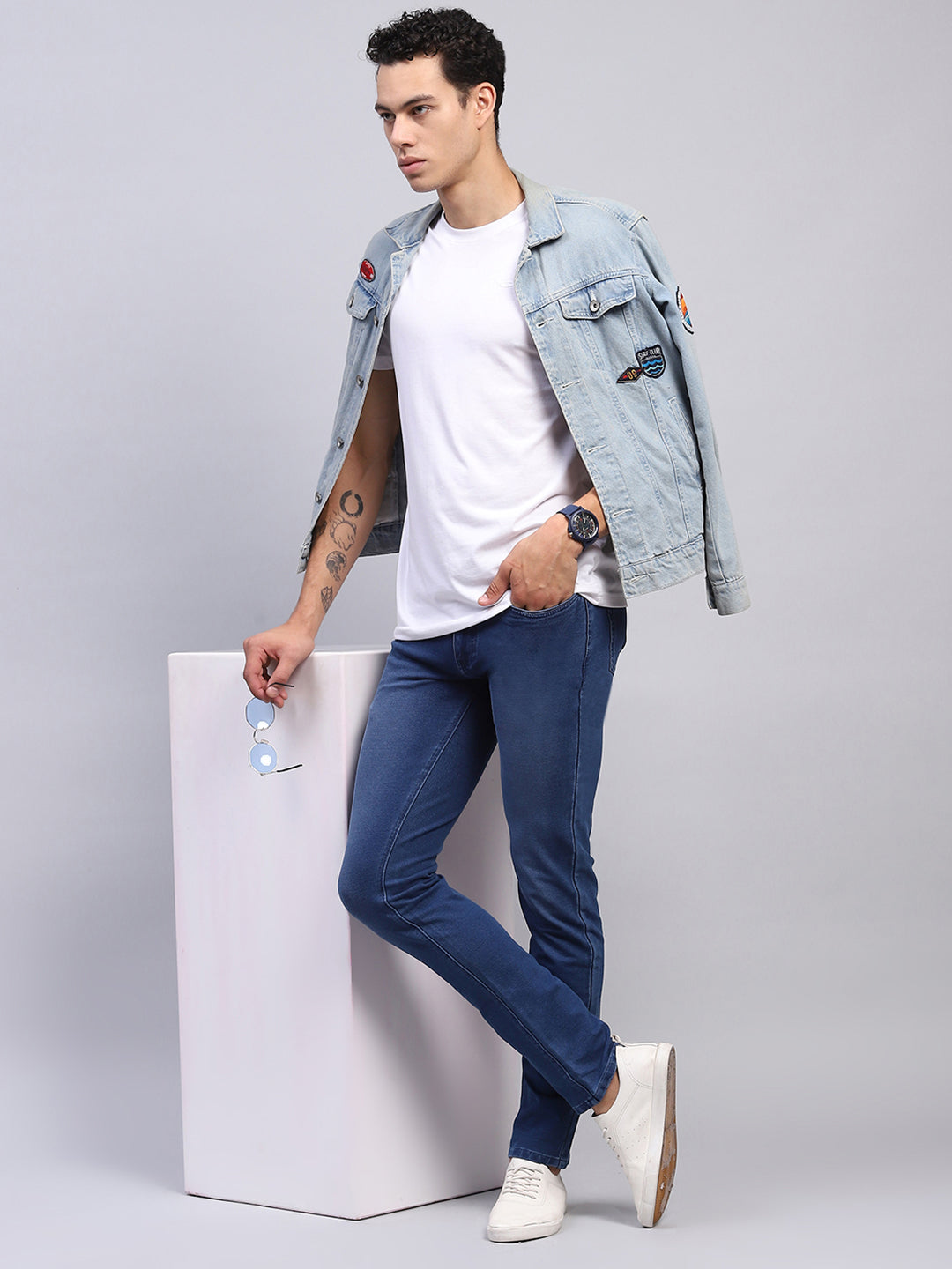 Men Blue Solid Narrow Fit Denim