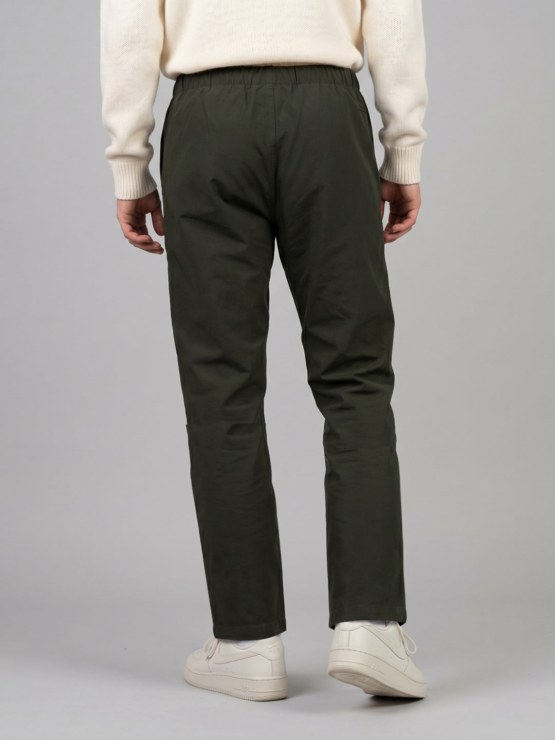 Men Olive Solid Regular Fit Winter Lower