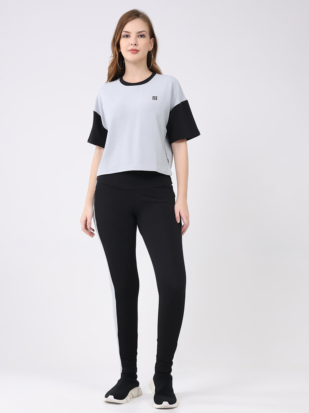 Rock.it Women Black & Grey Solid Round Neck Half Sleeve Cords Set