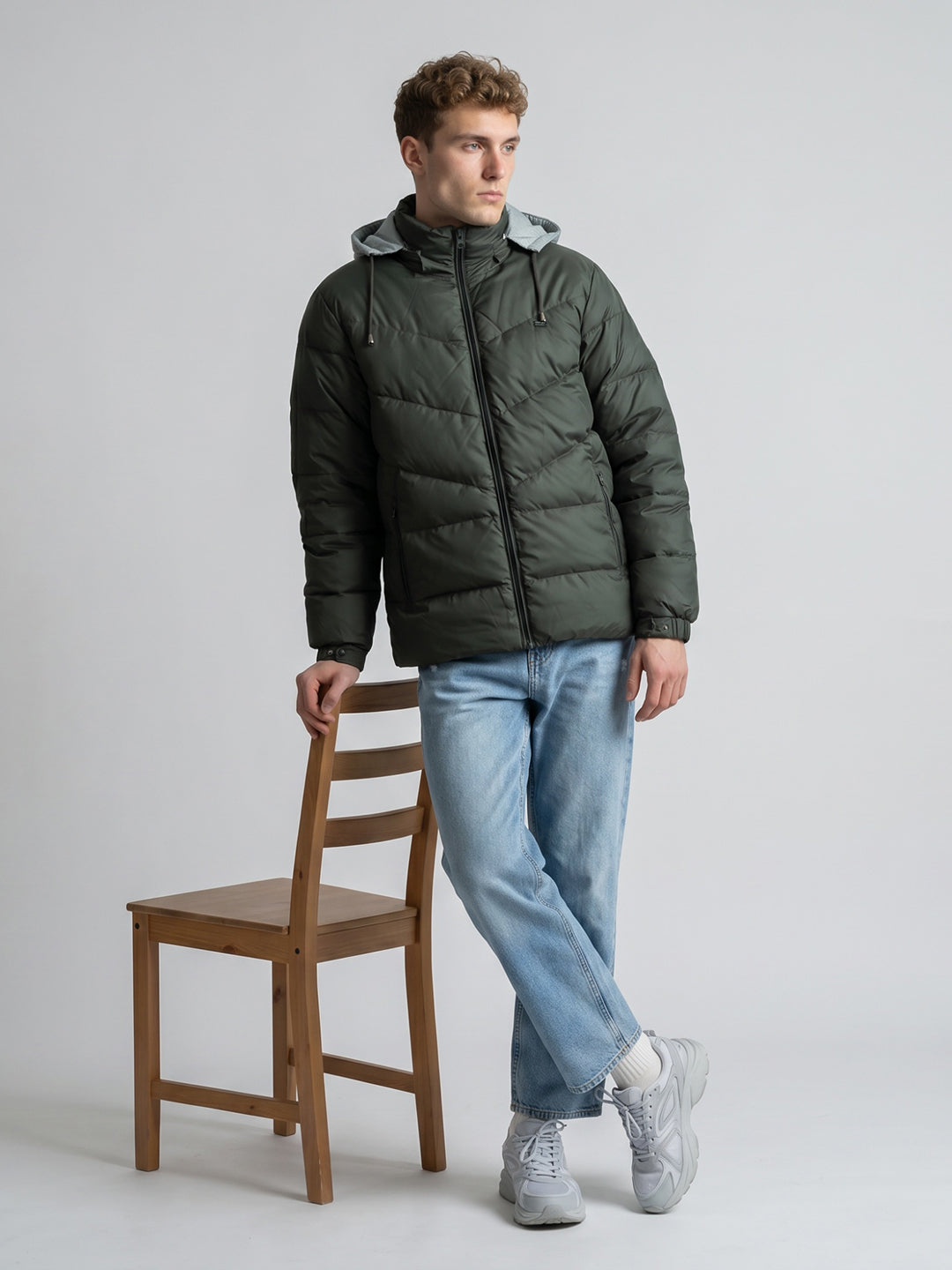 Men Grey Solid Stand Collar Full Sleeve Puffer Jacket