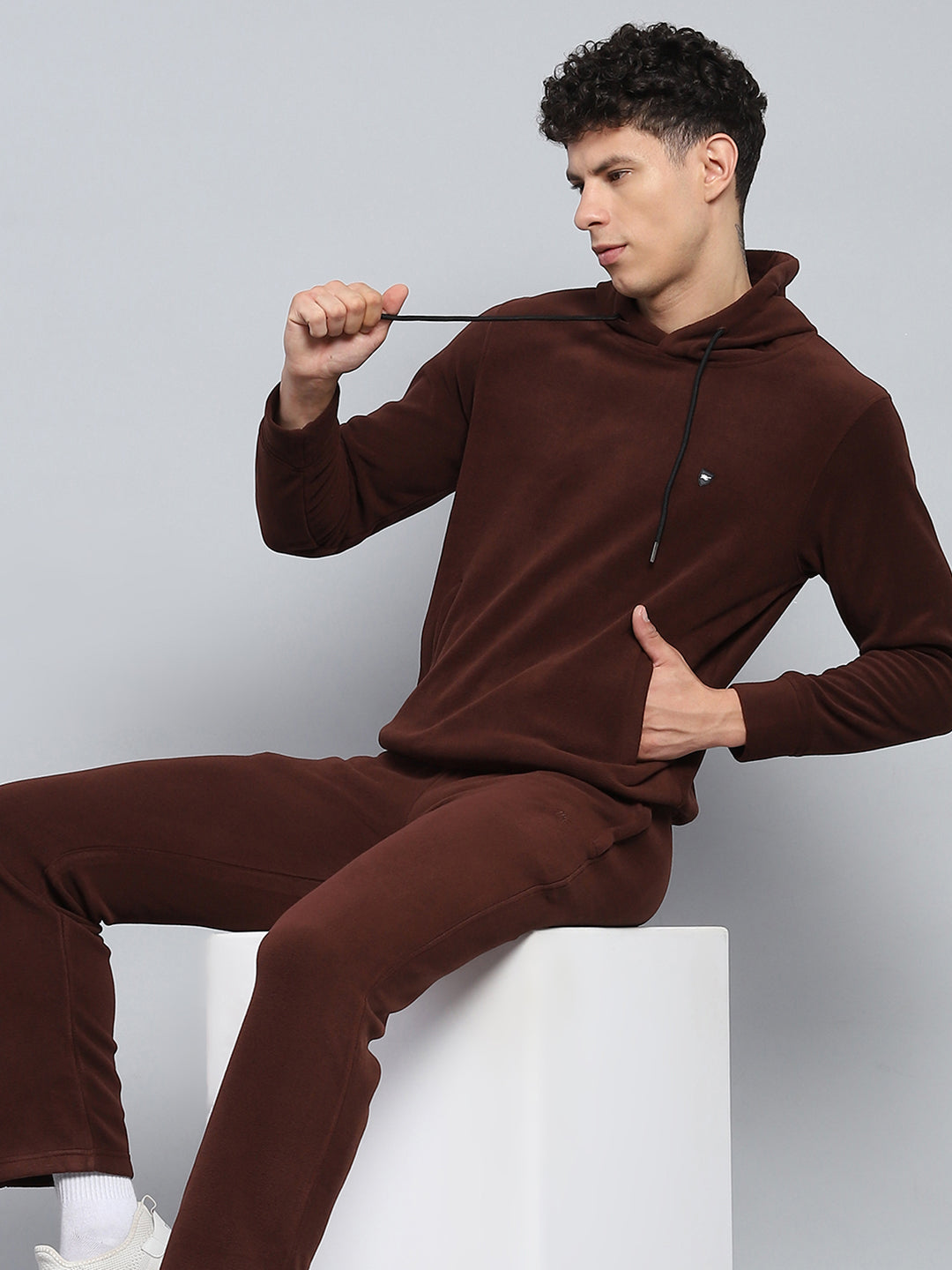 Men Brown Solid Hooded Full Sleeve Winter Tracksuit