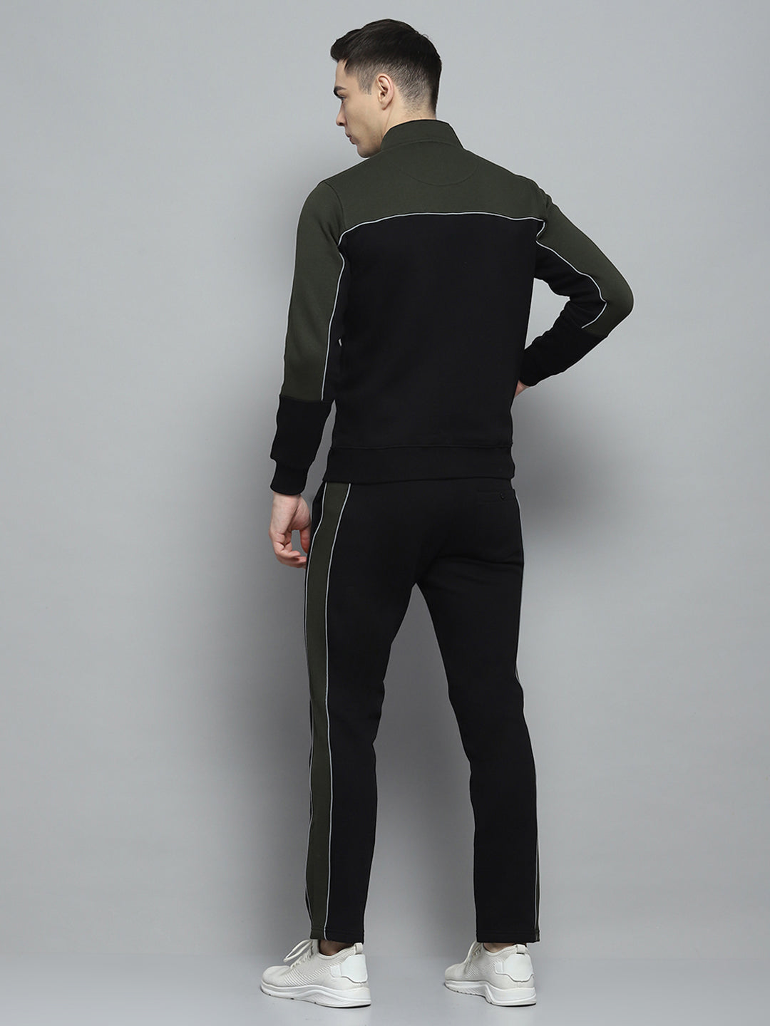 Men Black Solid Mock Neck Full Sleeve Winter Tracksuit