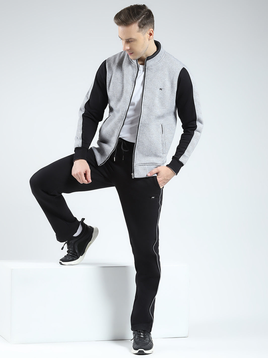 Men Black & Grey Solid Mock Neck Full Sleeve Winter Tracksuit