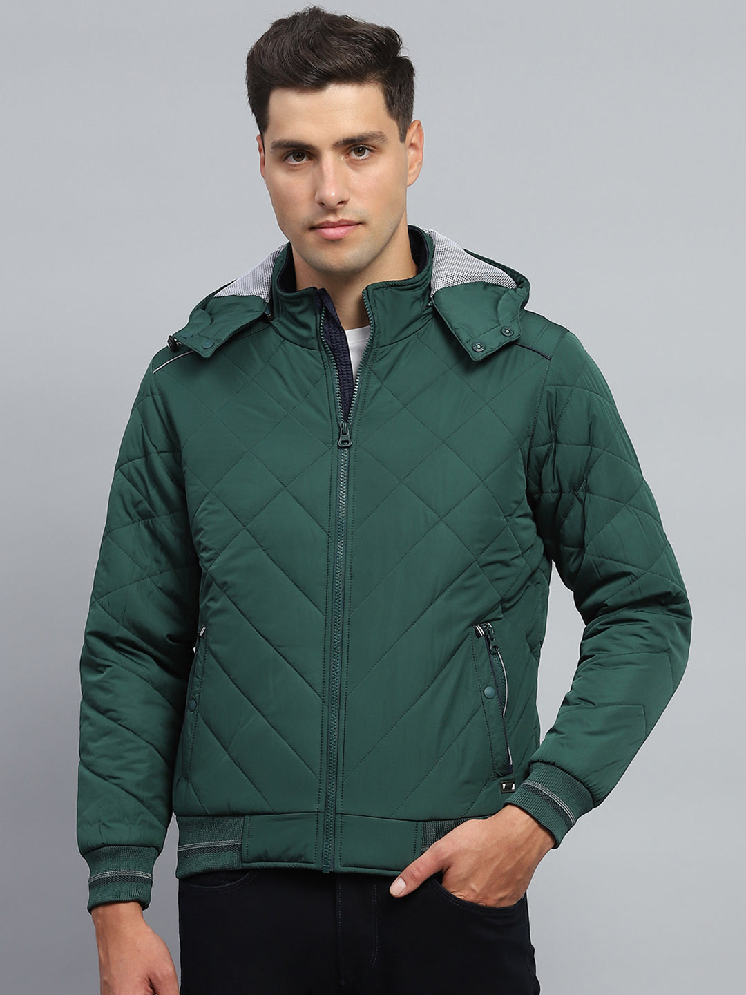 Men Green Solid Hooded Full Sleeve Jacket