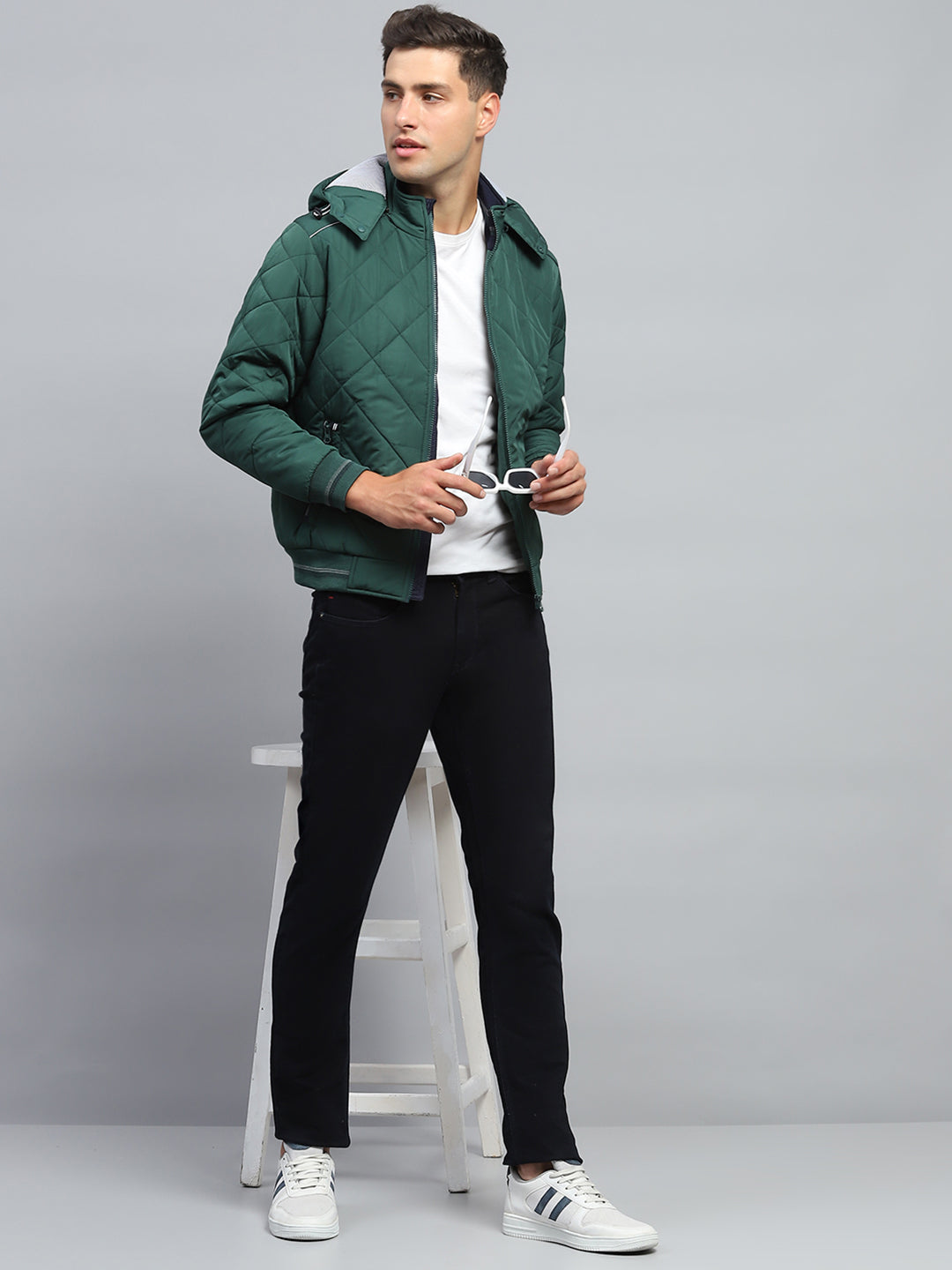 Men Green Solid Hooded Full Sleeve Jacket