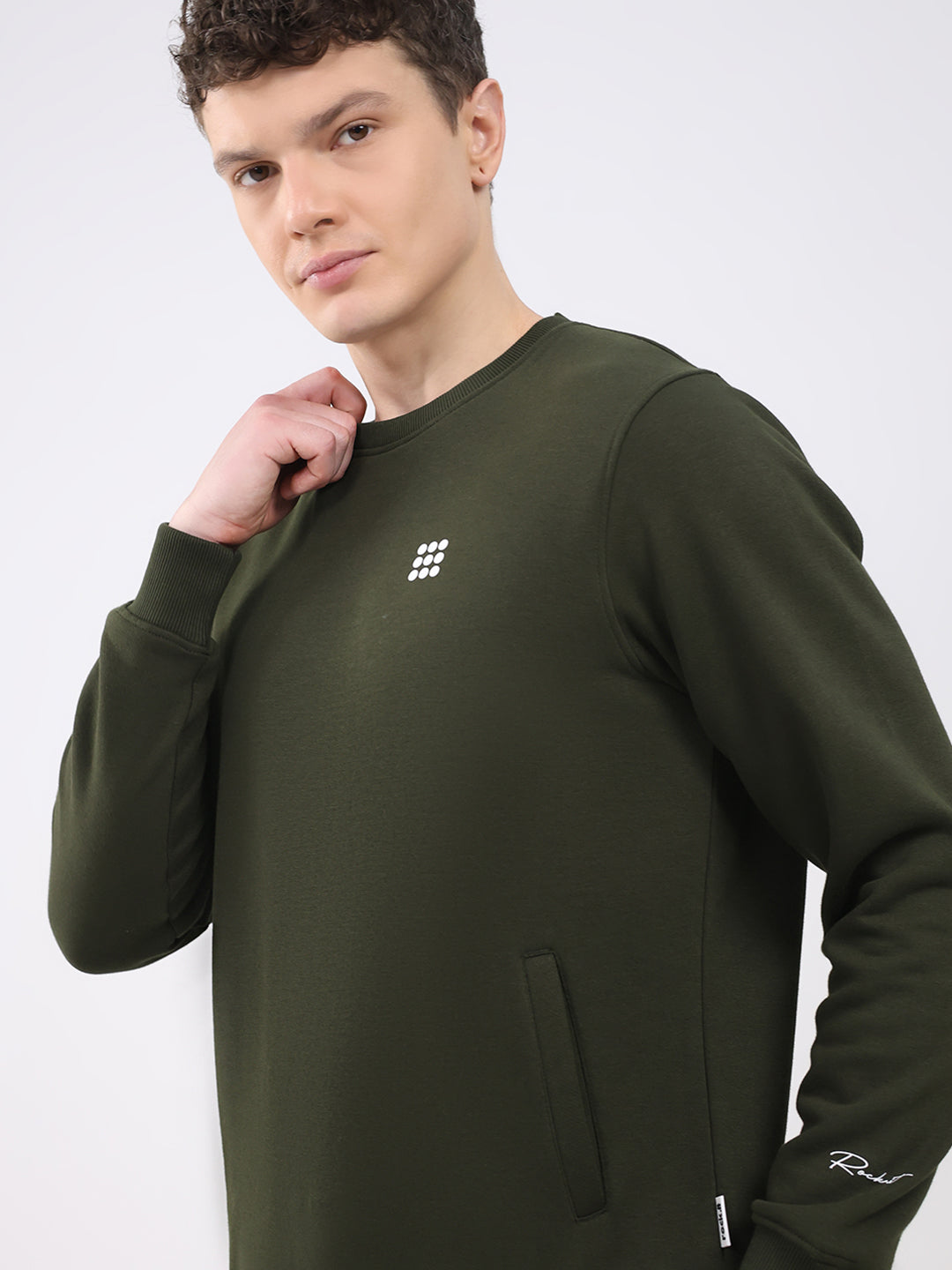 Rock.it Men Olive Solid Round Neck Sleeveless Winter Tracksuit