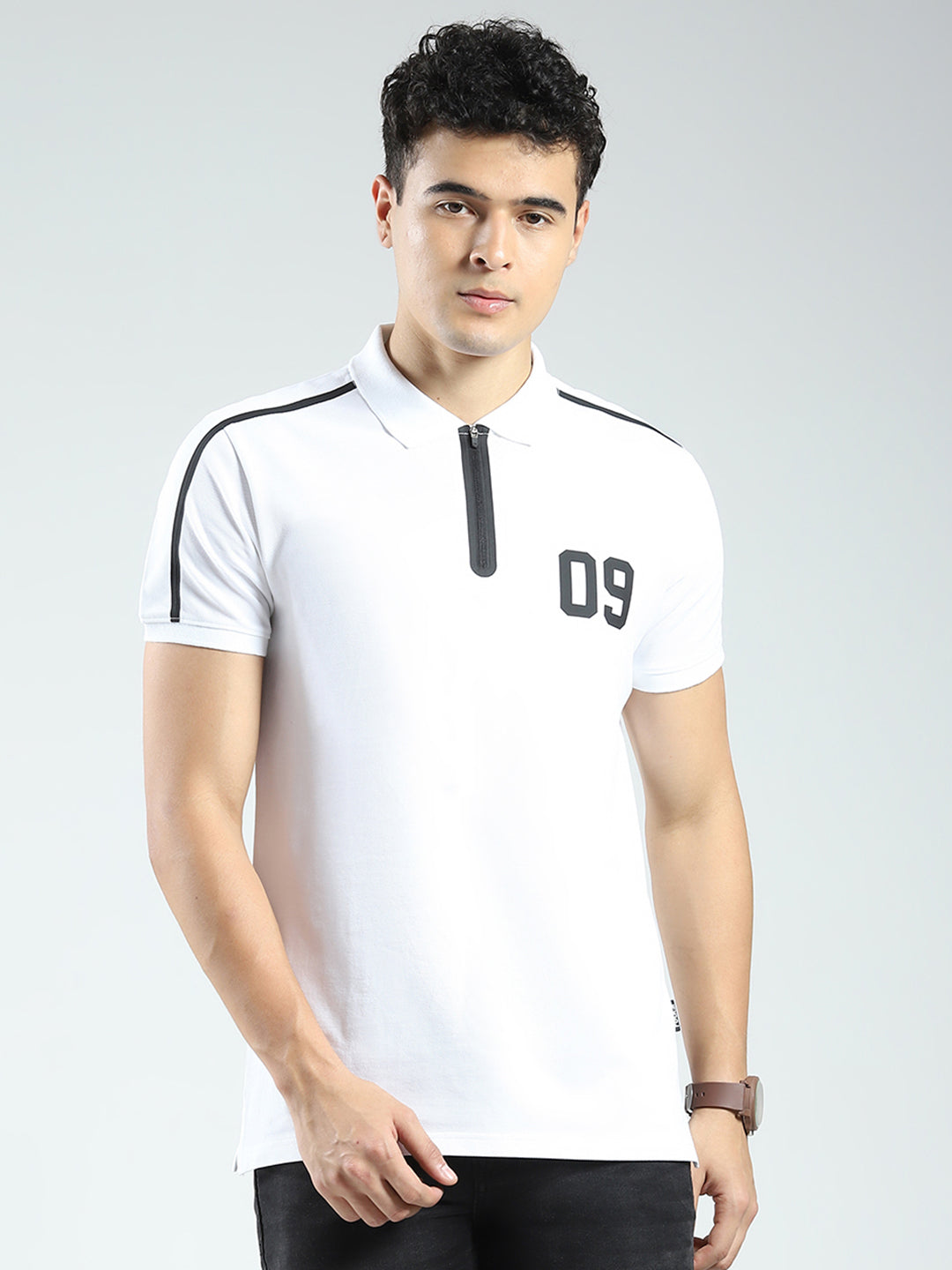 Rock.it Men White Solid Collar Half Sleeve T-Shirt