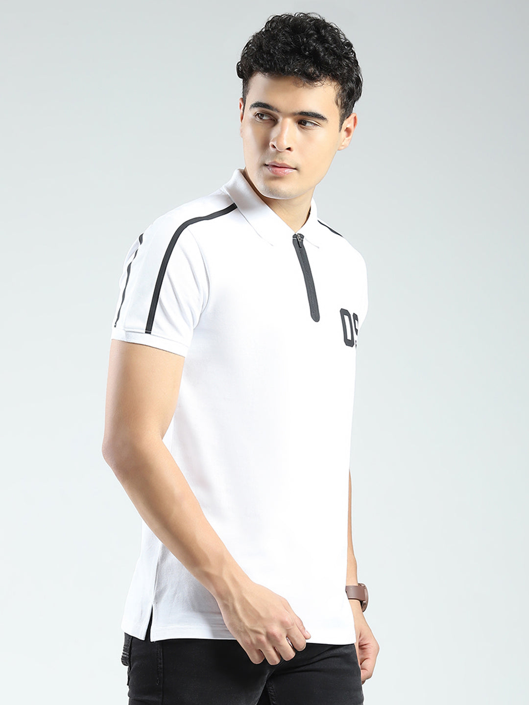 Rock.it Men White Solid Collar Half Sleeve T-Shirt