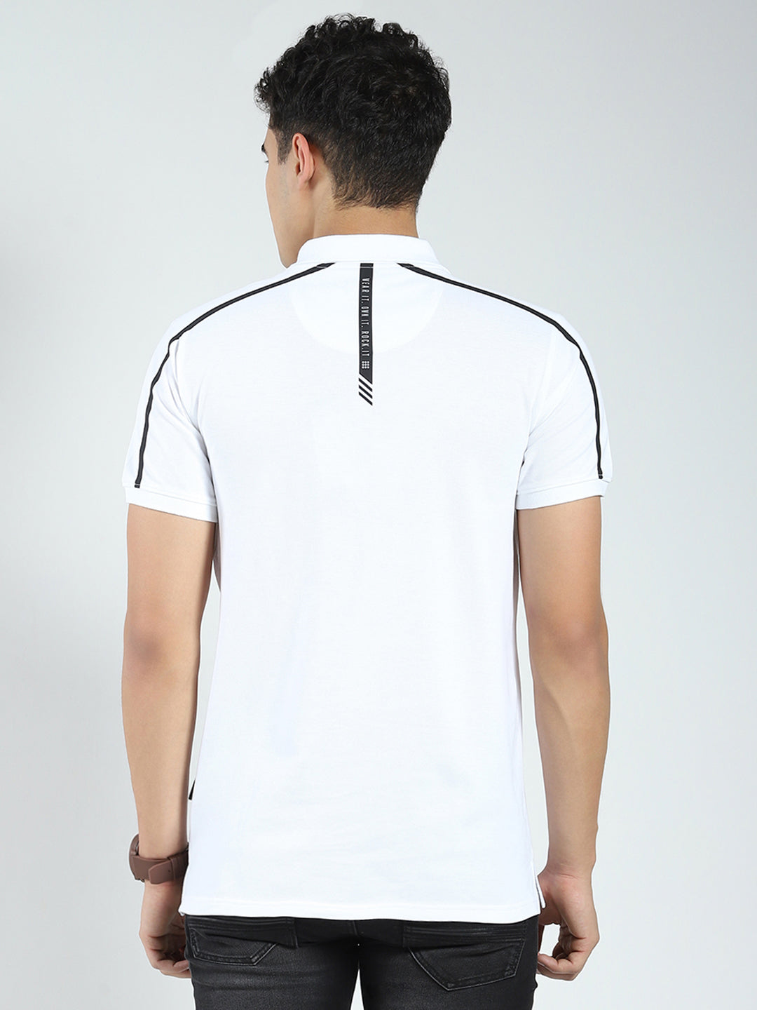 Rock.it Men White Solid Collar Half Sleeve T-Shirt