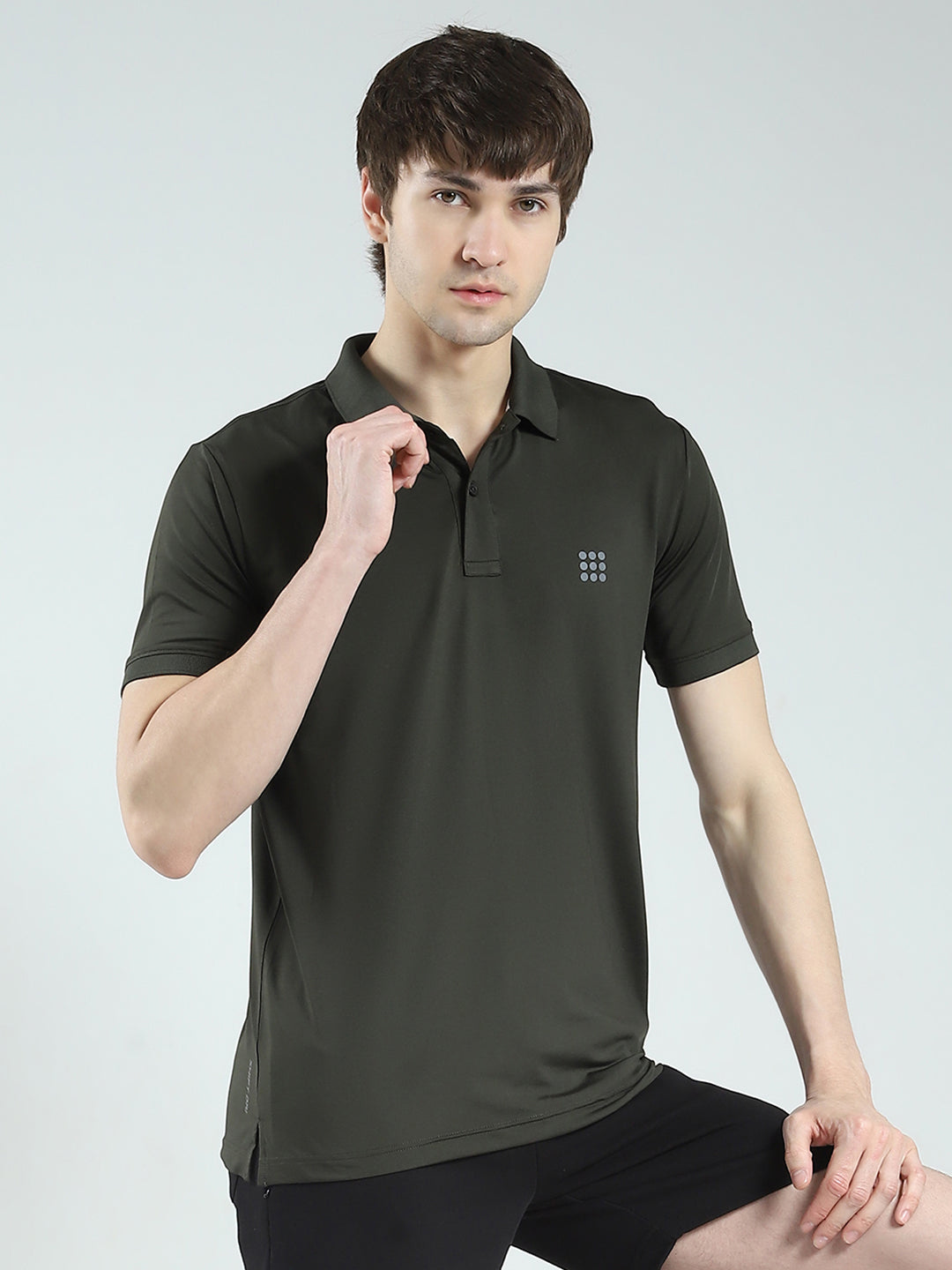 Rock.it Men Olive Solid Collar Half Sleeve T-Shirt