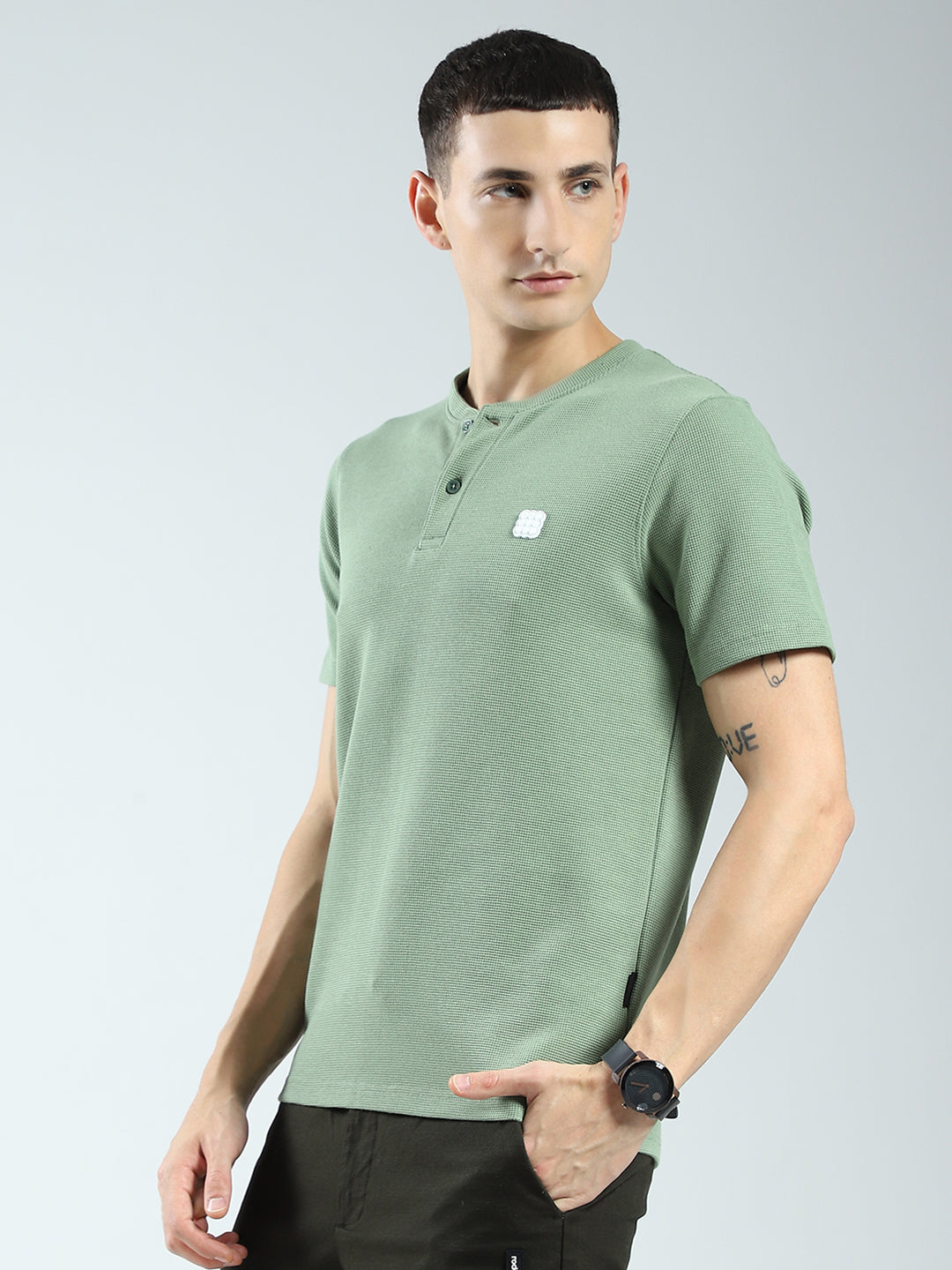 Rock.it Men Green Solid Round Neck Half Sleeve T-Shirt