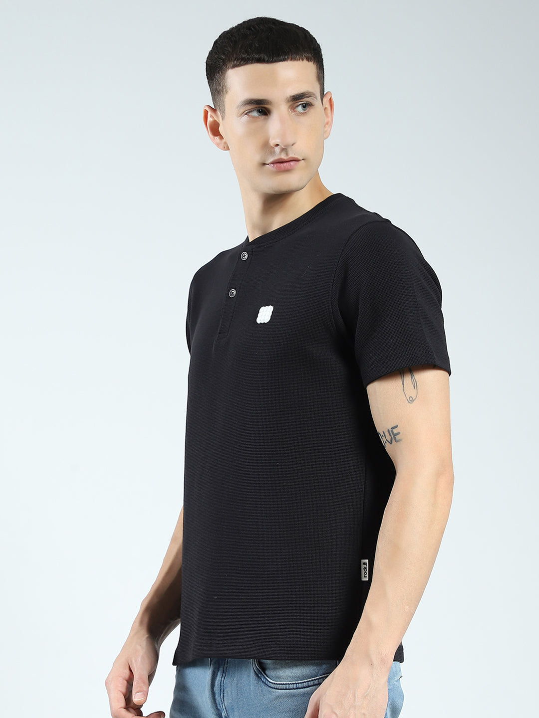 Rock.it Men Black Solid Round Neck Half Sleeve T-Shirt