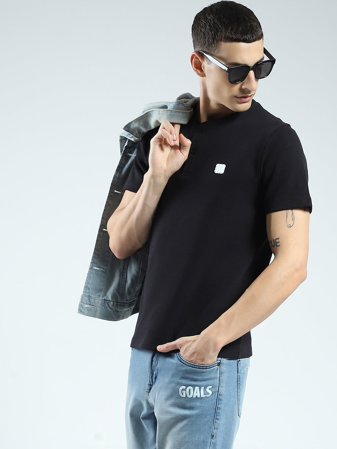 Rock.it Men Black Solid Round Neck Half Sleeve T-Shirt