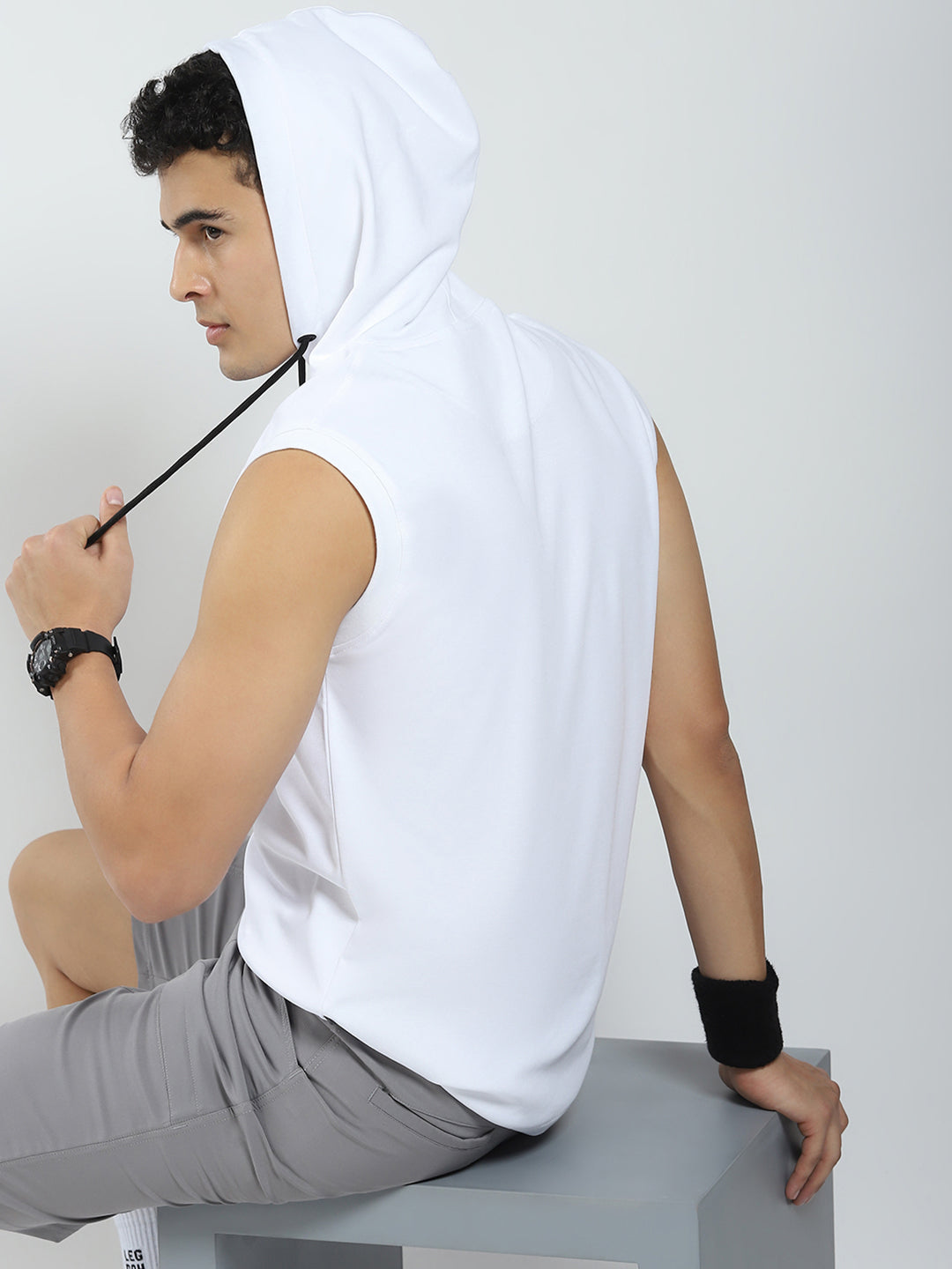 Rock.it Men White Solid Hooded Sleeveless T-Shirt