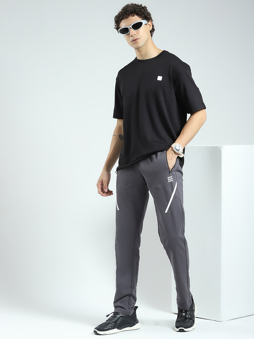 Rock.it Men Black Self Design Round Neck Half Sleeve T-Shirt