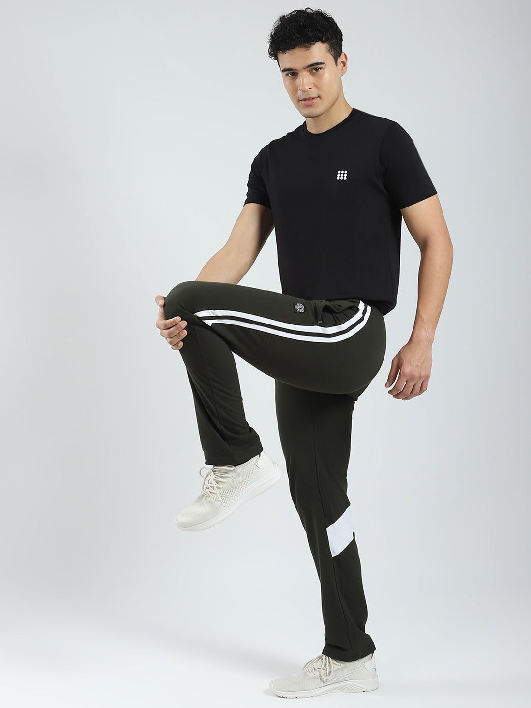 Rock.it Men Black Solid Round Neck Half Sleeve T-Shirt