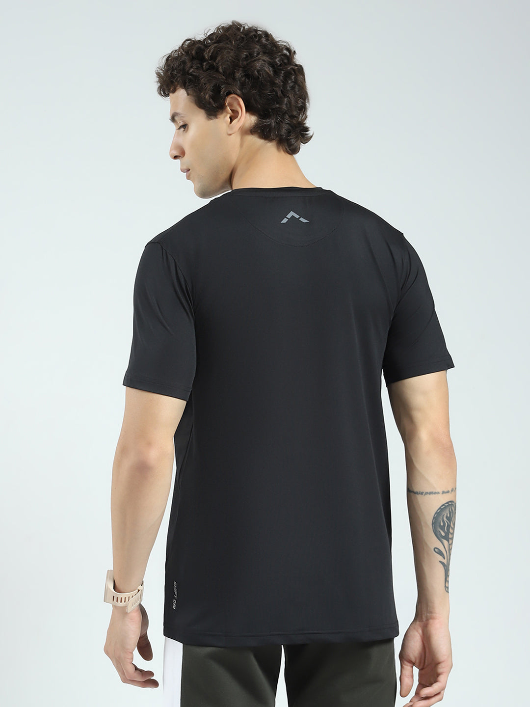 Rock.it Men Black Solid Round Neck Half Sleeve T-Shirt