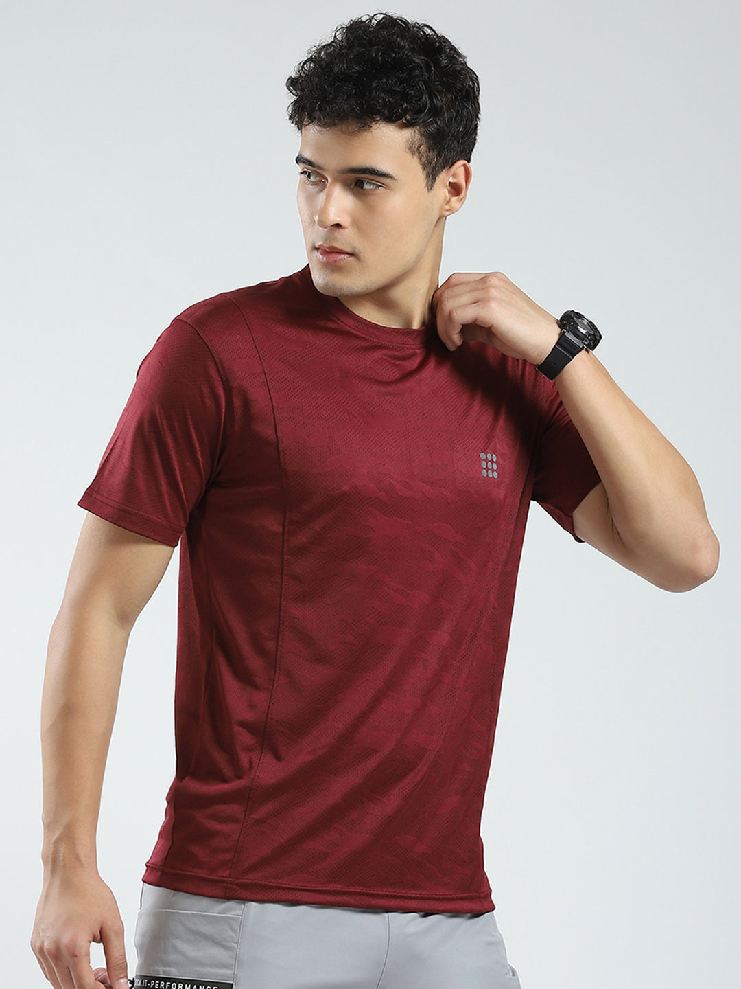 Rock.it Men Maroon Solid Round Neck Half Sleeve T-Shirt