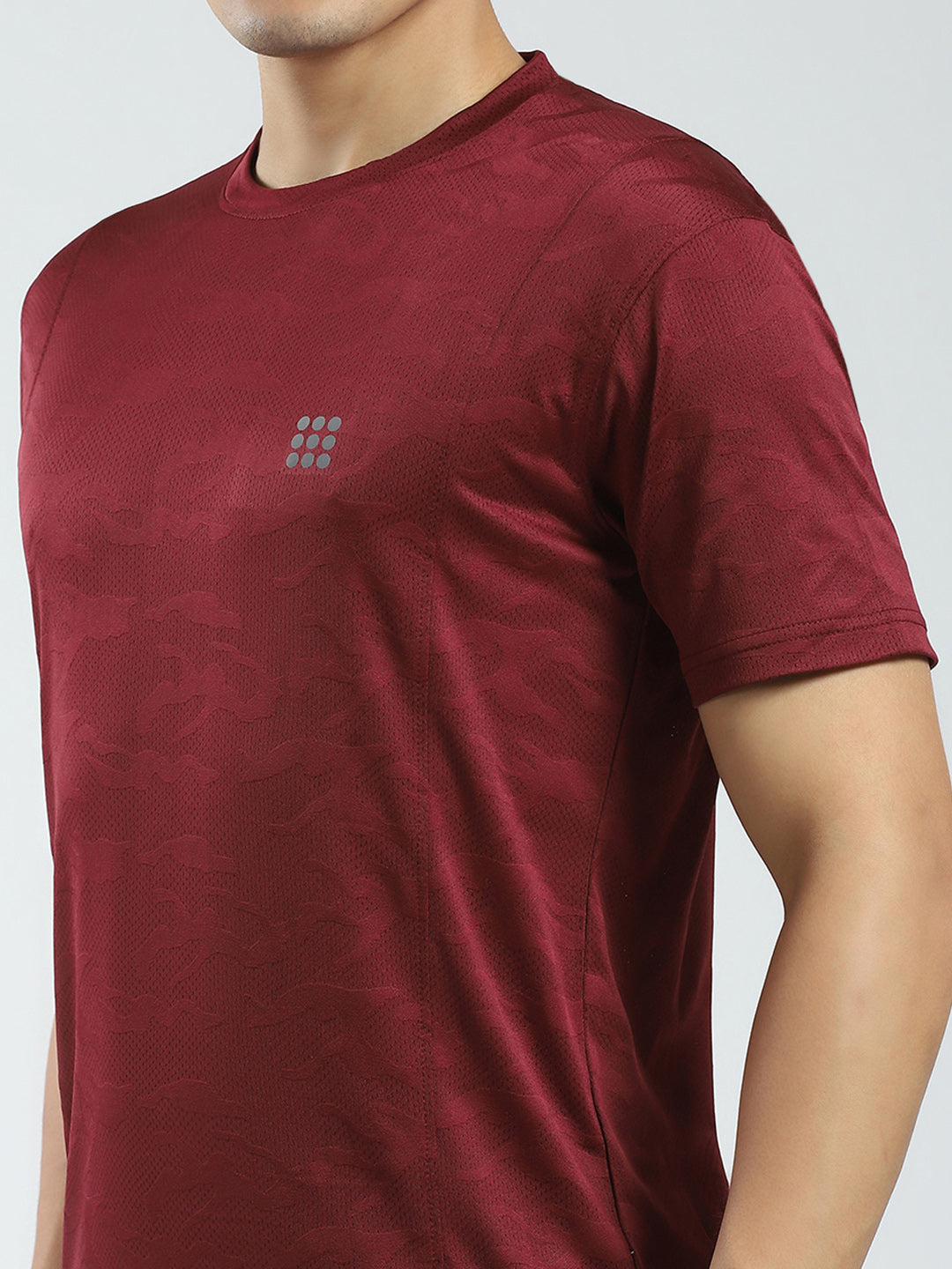 Rock.it Men Maroon Solid Round Neck Half Sleeve T-Shirt